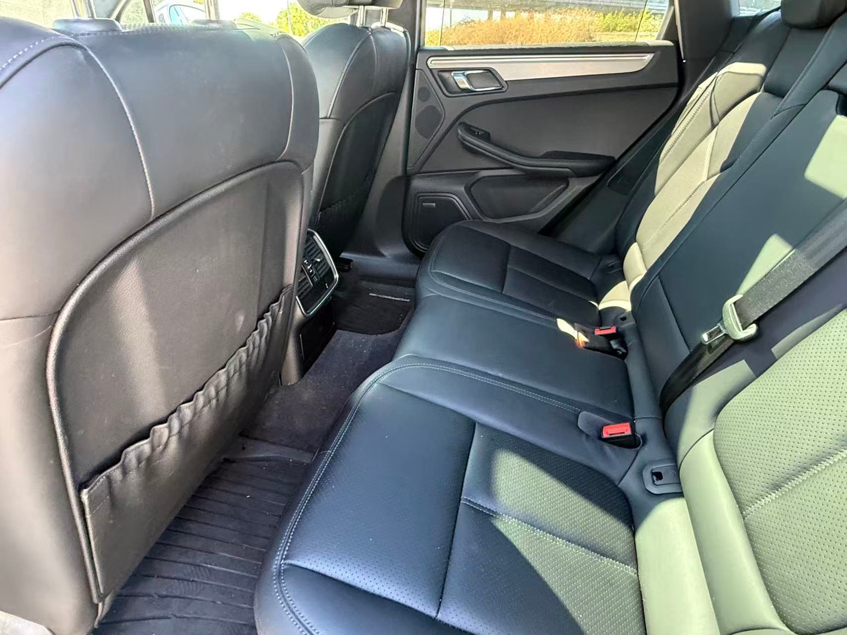 /1310782bcltd/2017-Porsche-Macan-27426400713711274.jpg