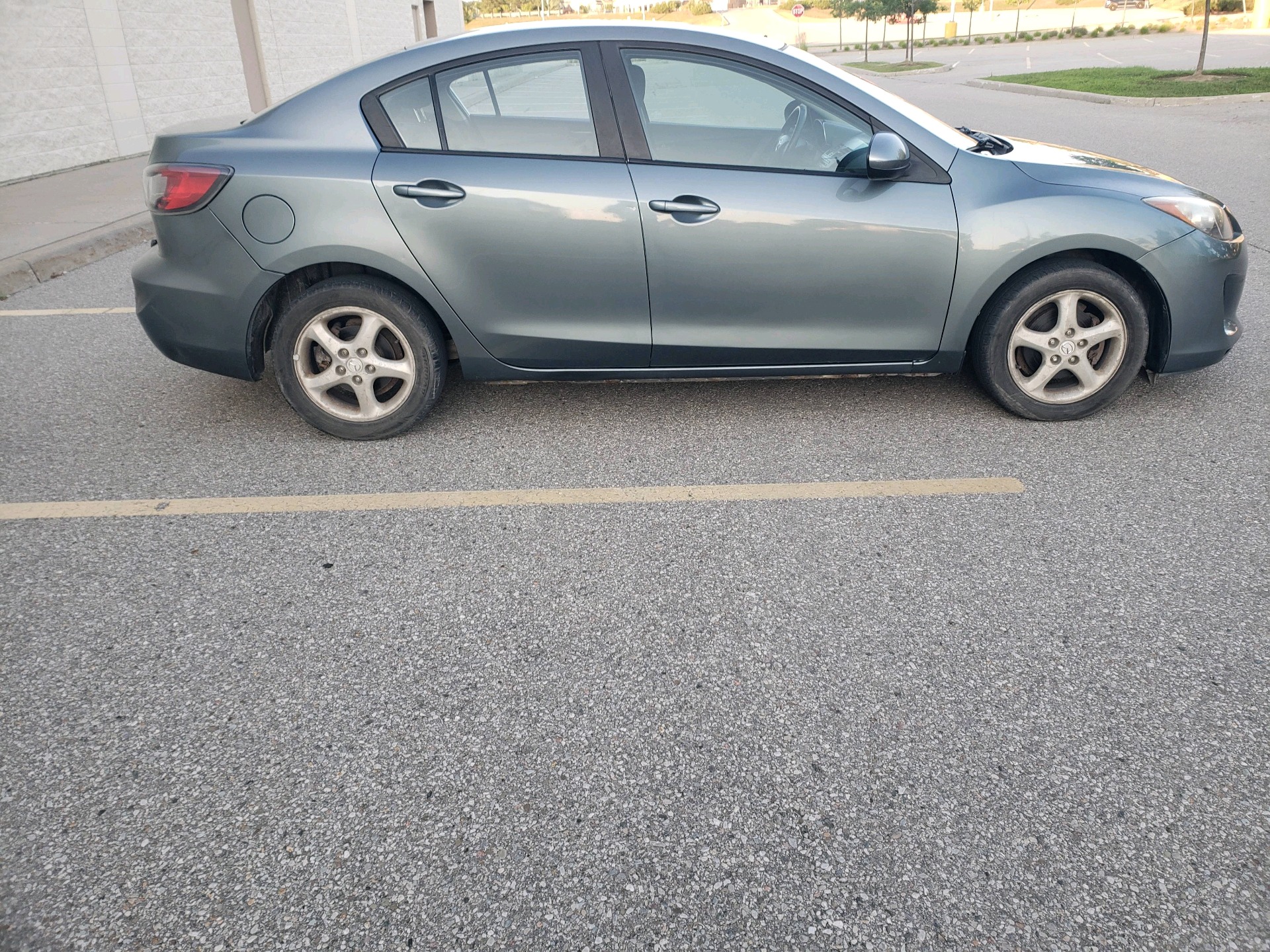 /2007785ontarioinc/2013-Mazda-Mazda3-5127681075725457.jpg
