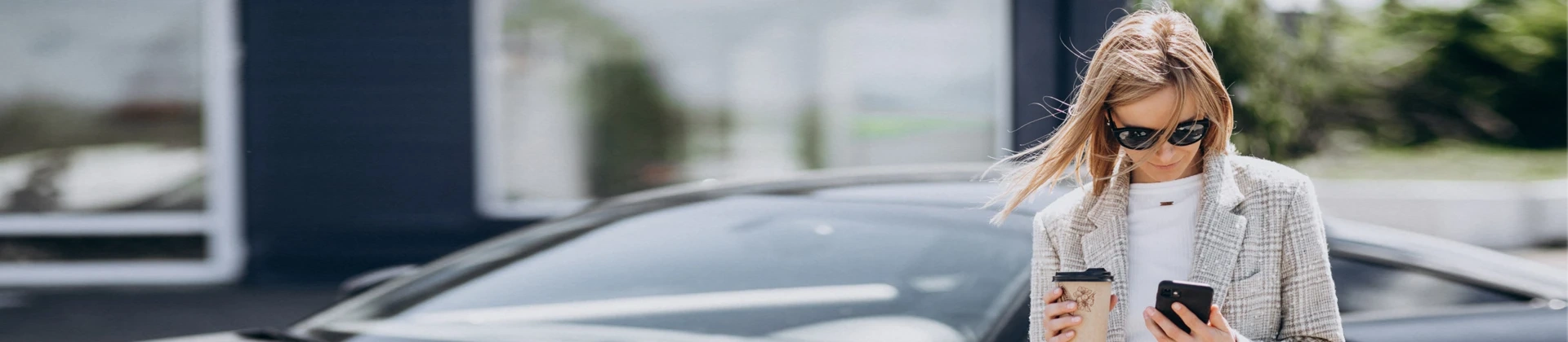 https://hillzcdn.ca/22gautosales1/16451484272395778-text_us_now.webp