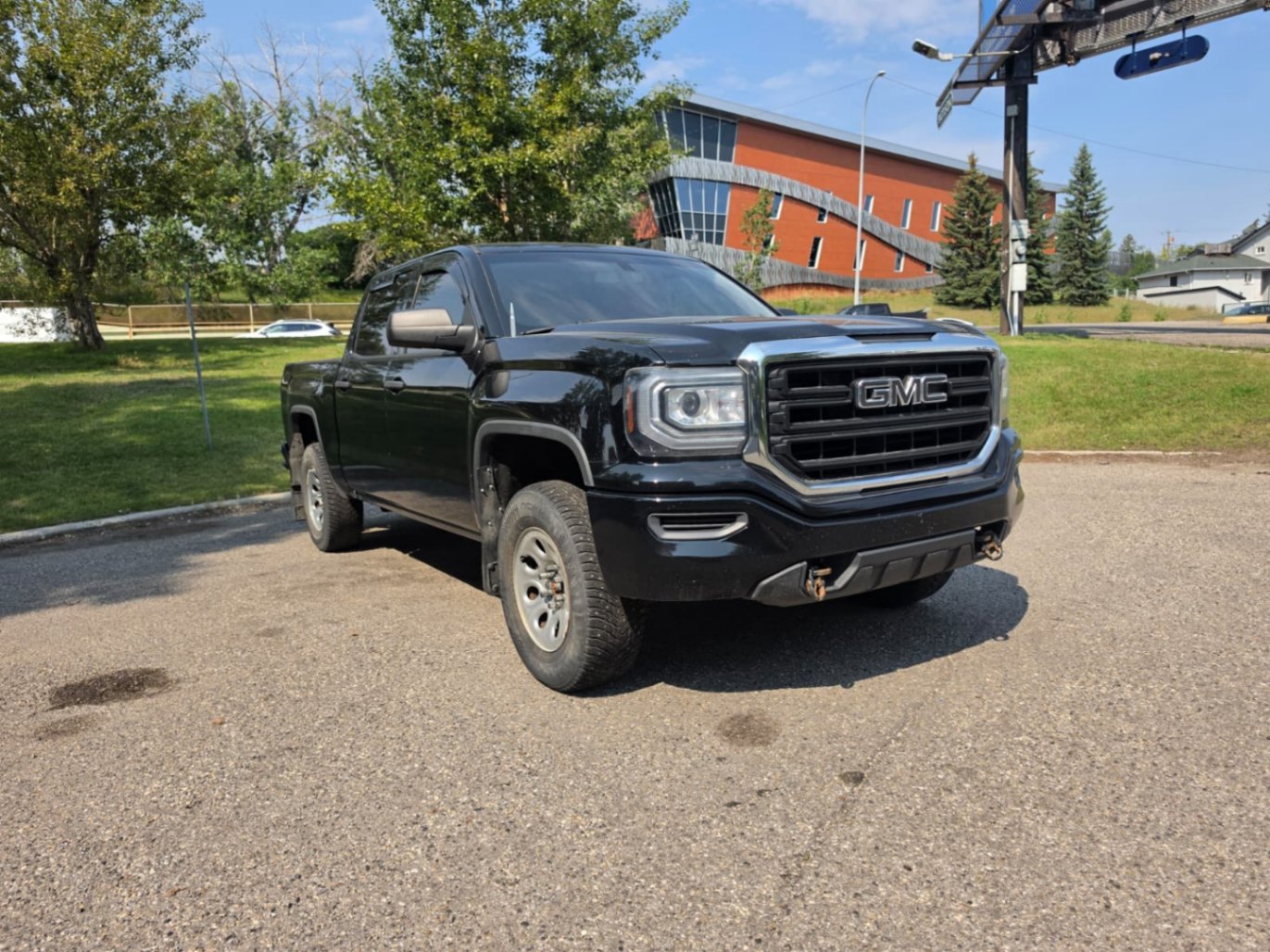 2018 GMC Sierra 1500 4WD SLE Crew Cab 143.5" for sale at 8844 Auto Sales