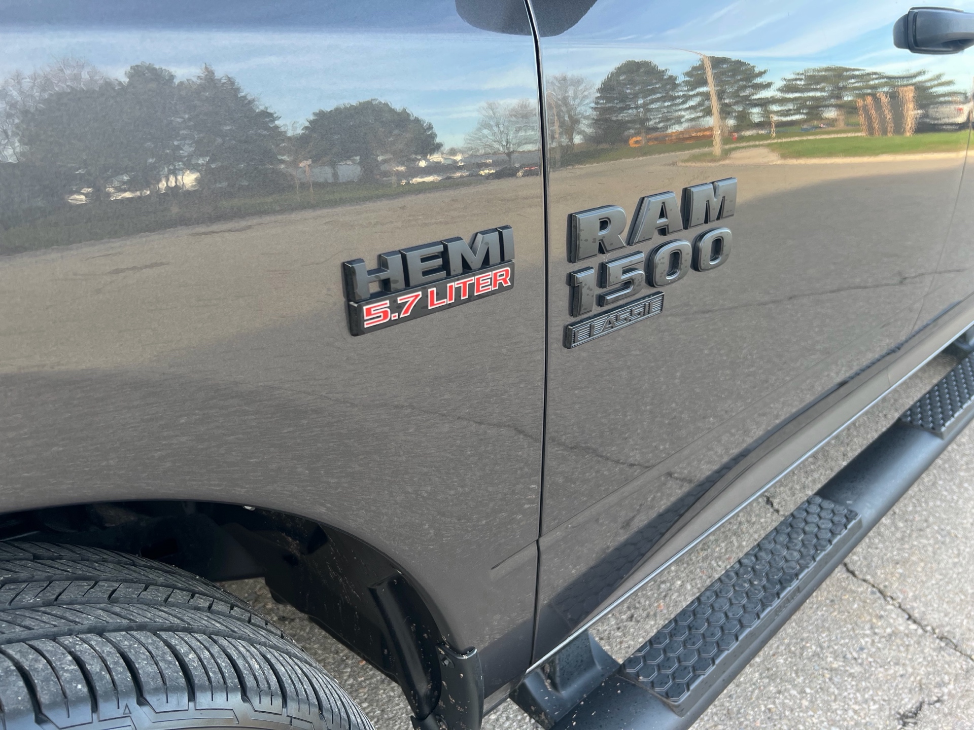 /88carsautosaleinc/2022-Ram-1500Classic-26143426233392786.jpg