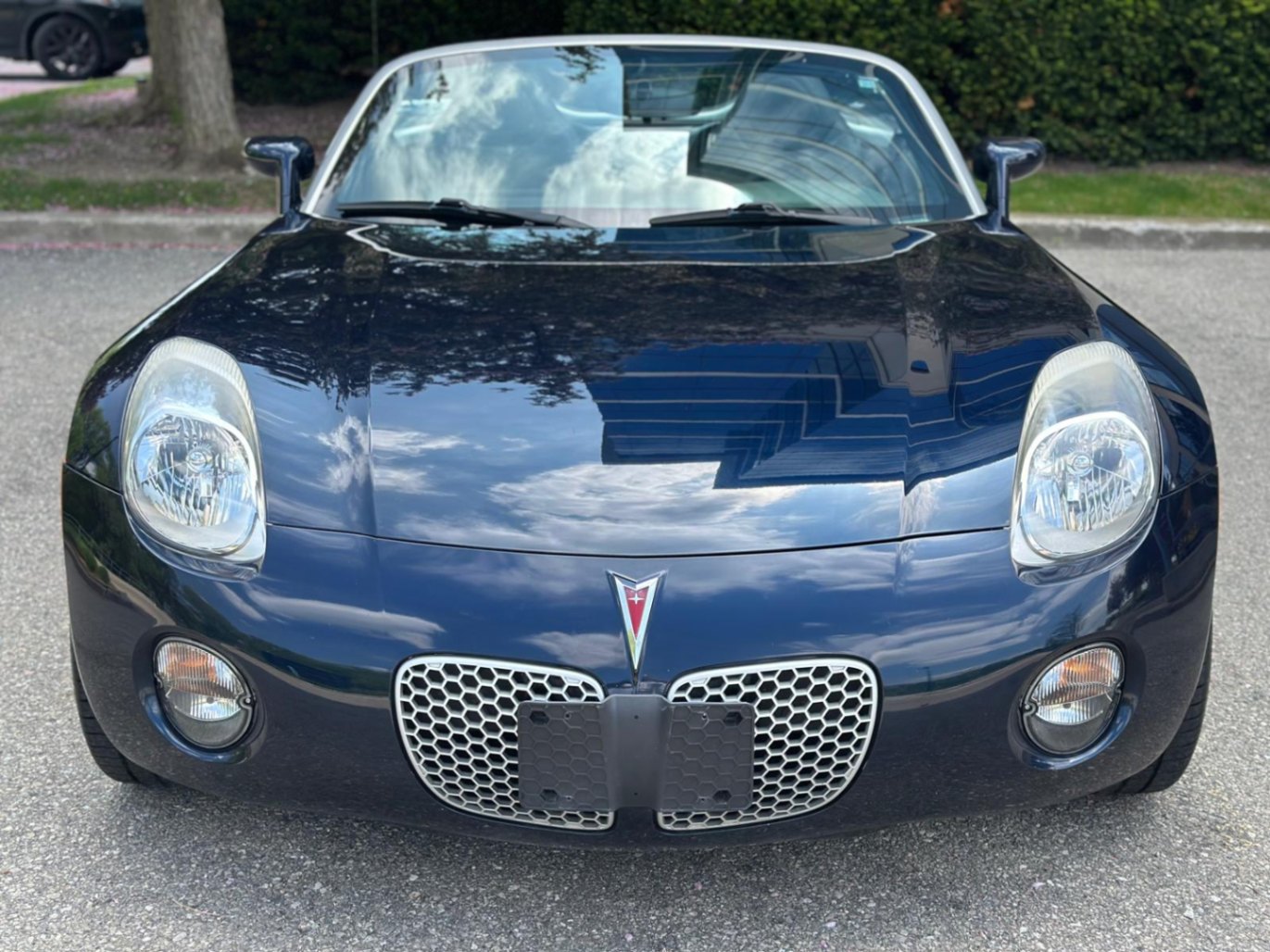 /akmautomotiveltd/2007-Pontiac-Solstice-13941862702147567.jpg