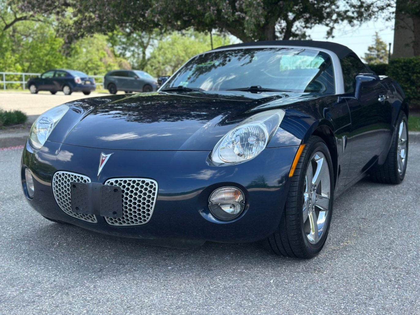 /akmautomotiveltd/2007-Pontiac-Solstice-19164778320248588.jpg
