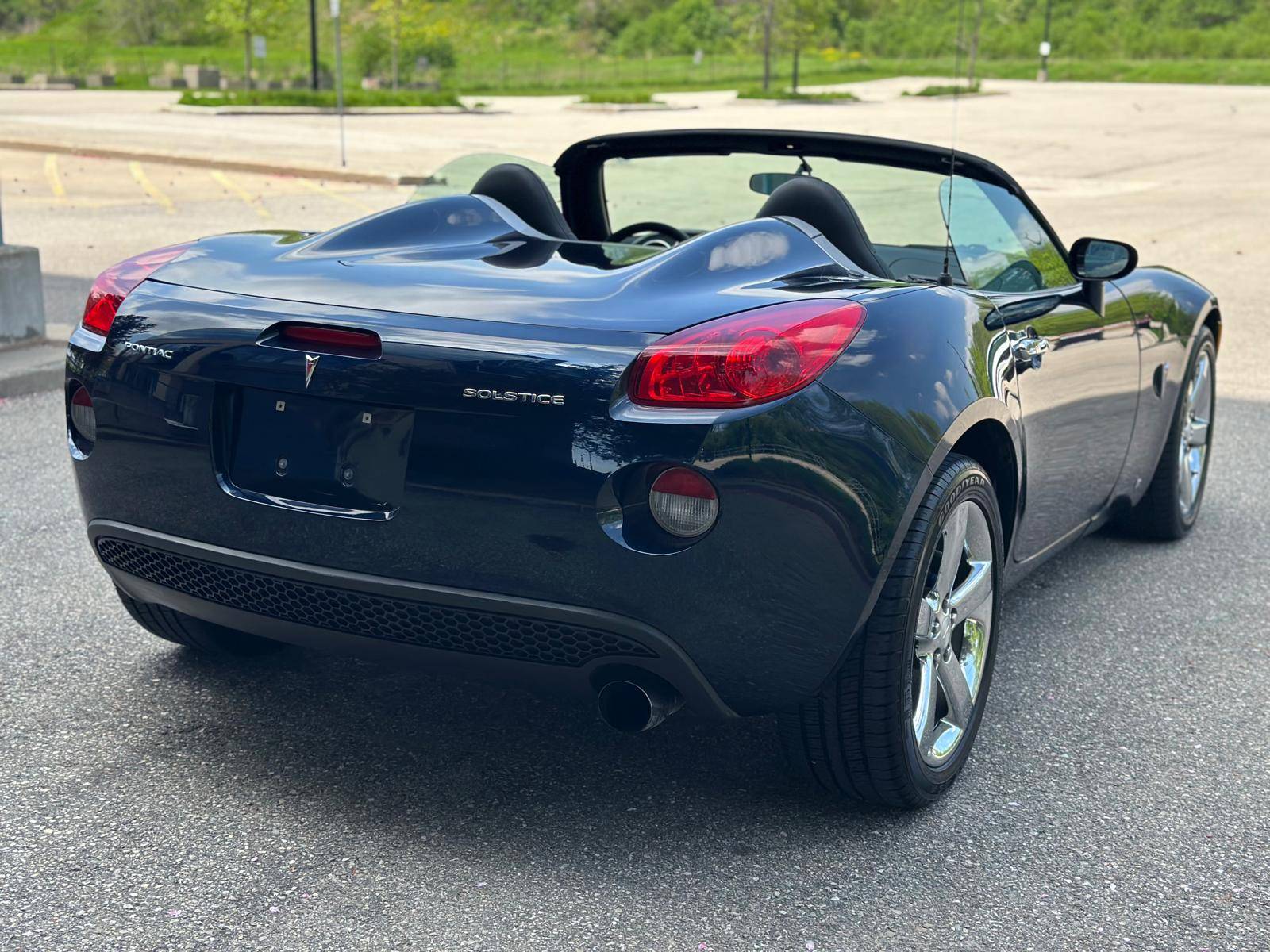 /akmautomotiveltd/2007-Pontiac-Solstice-4391139921574463.jpg