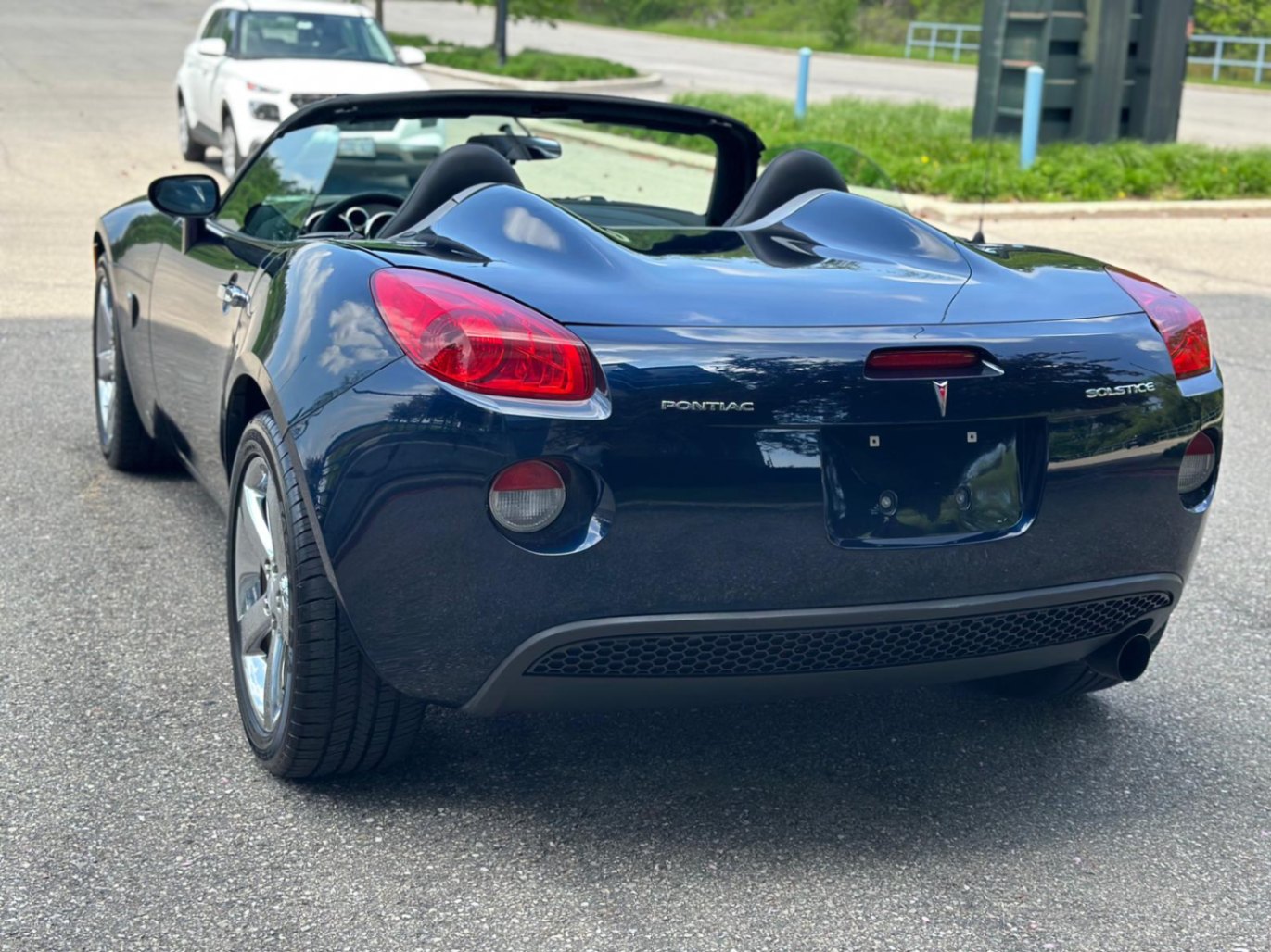 /akmautomotiveltd/2007-Pontiac-Solstice-5343024607092794.jpg