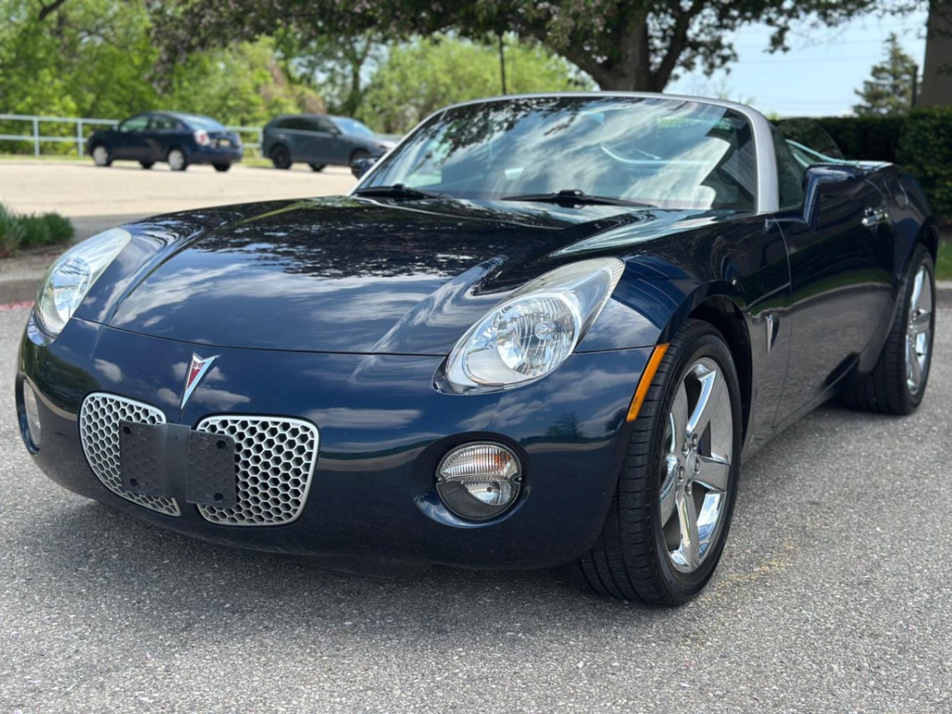 /akmautomotiveltd/2007-Pontiac-Solstice-7990275168441432.jpg