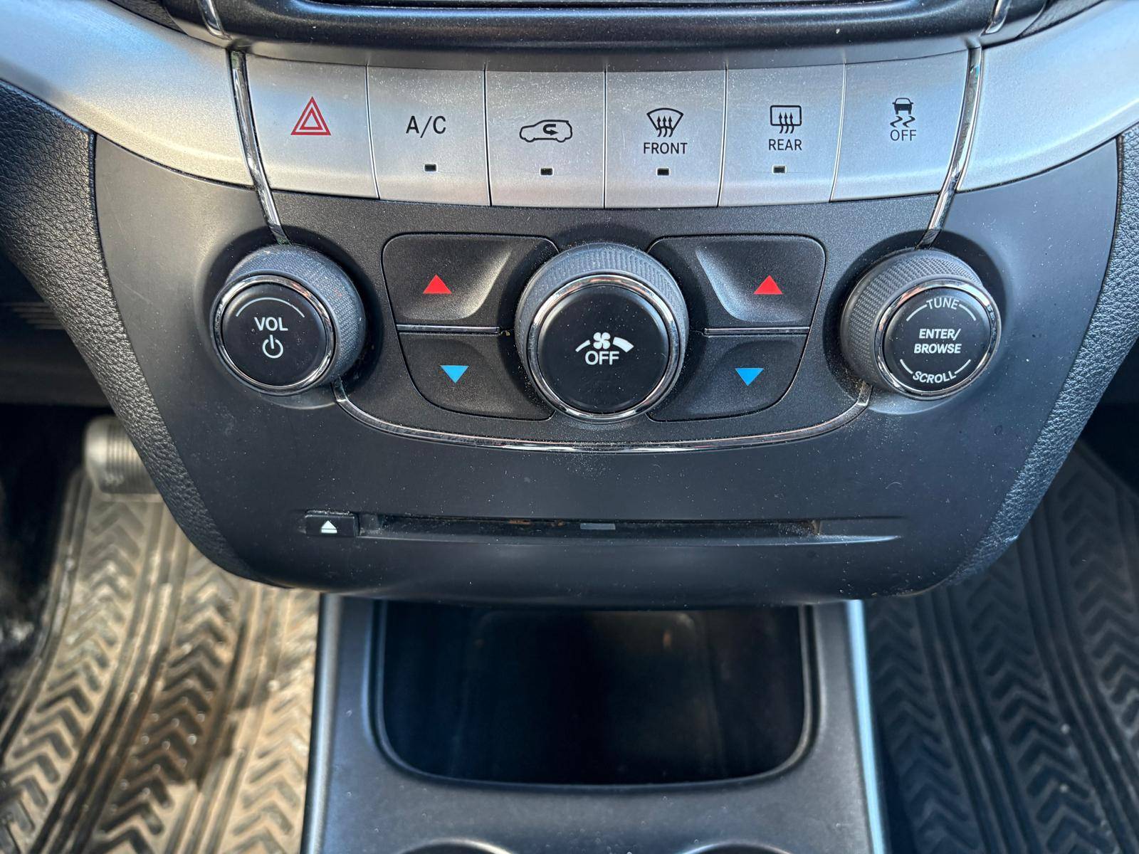 /akmautomotiveltd/2012-Dodge-Journey-008125904224105973.jpg