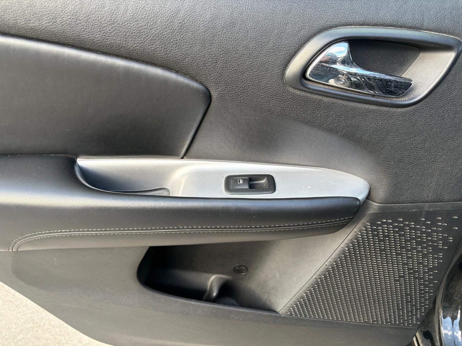 /akmautomotiveltd/2012-Dodge-Journey-38333697190461513.jpg