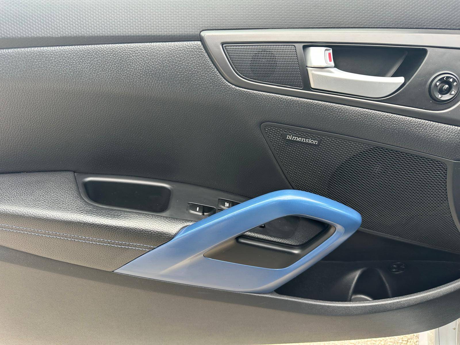 /akmautomotiveltd/2014-Hyundai-Veloster-13790502882894895.jpg