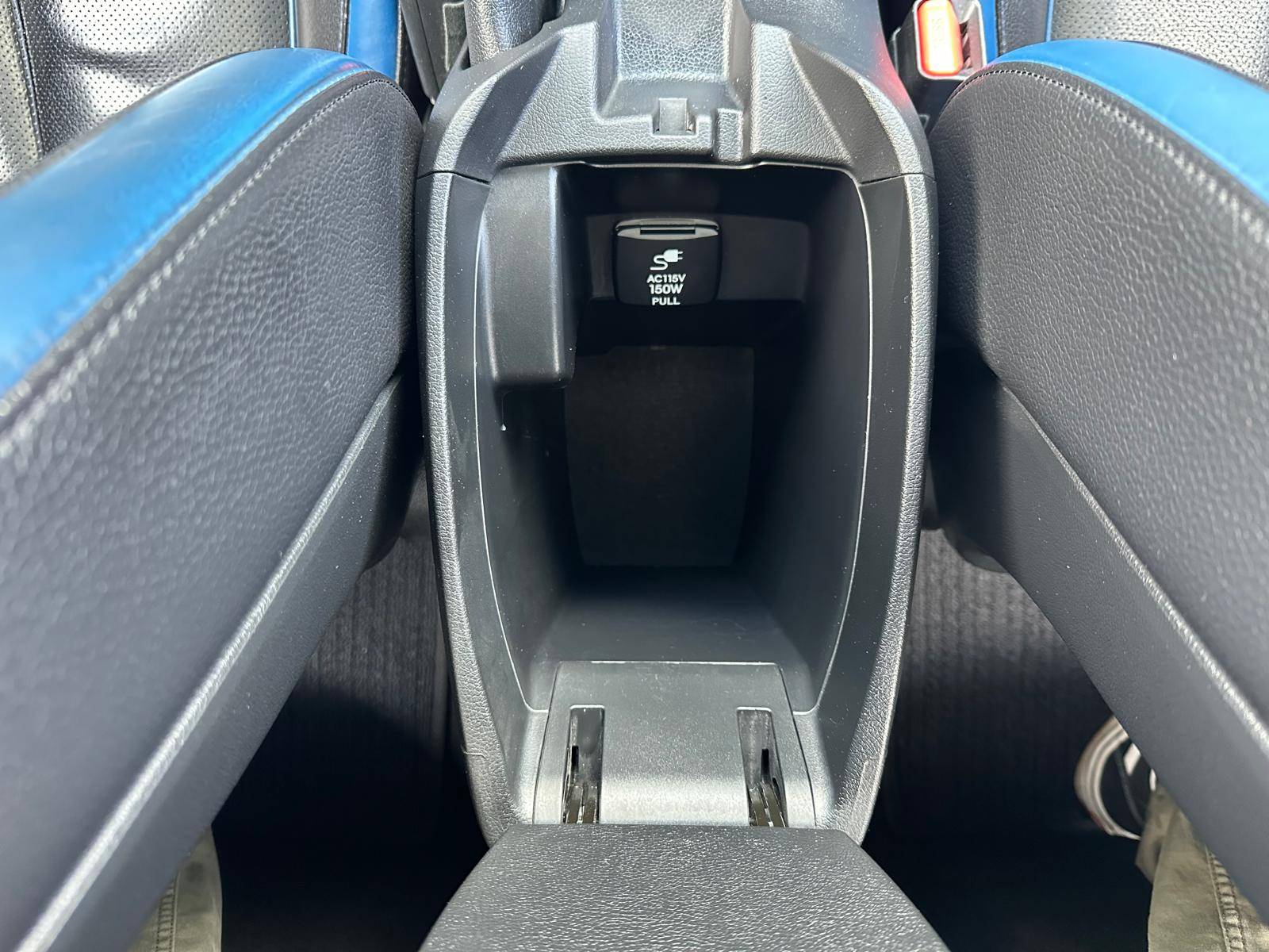 /akmautomotiveltd/2014-Hyundai-Veloster-32405055820356.jpg