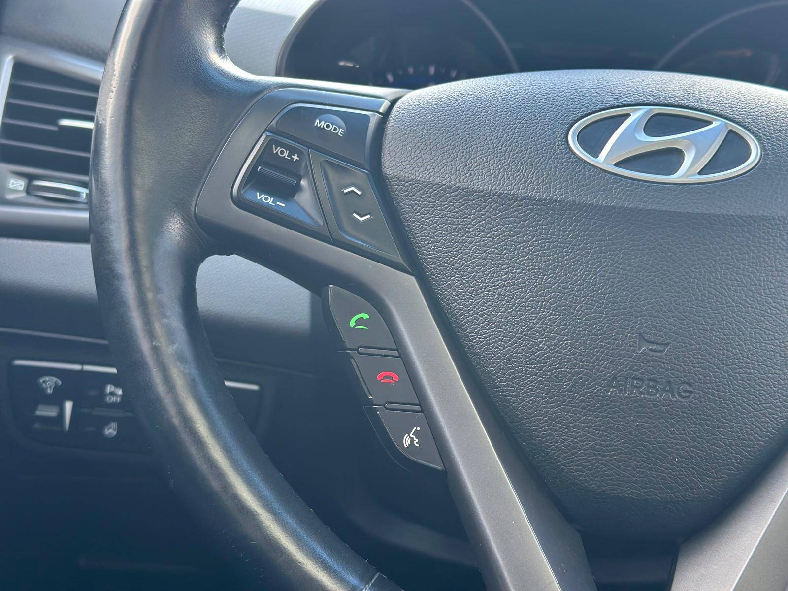 /akmautomotiveltd/2014-Hyundai-Veloster-6464386226936978.jpg