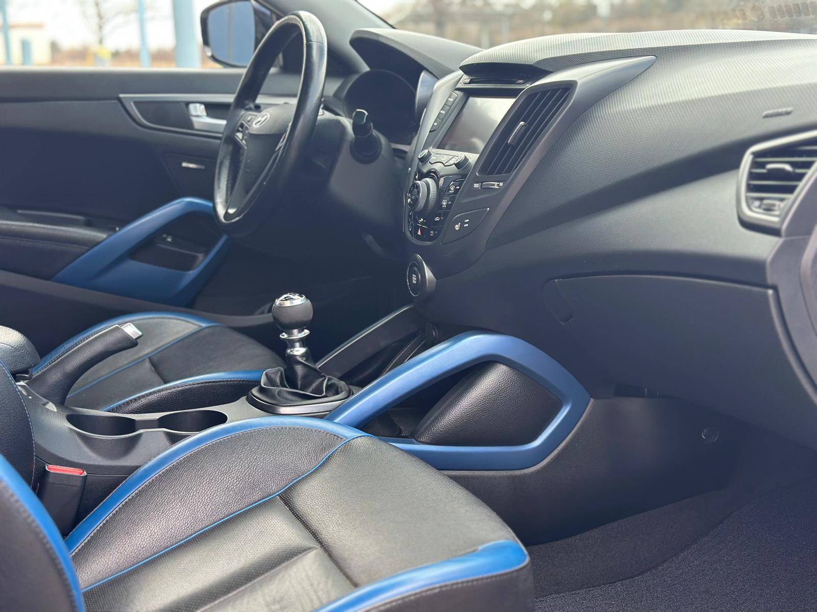 /akmautomotiveltd/2014-Hyundai-Veloster-9859401145064075.jpg