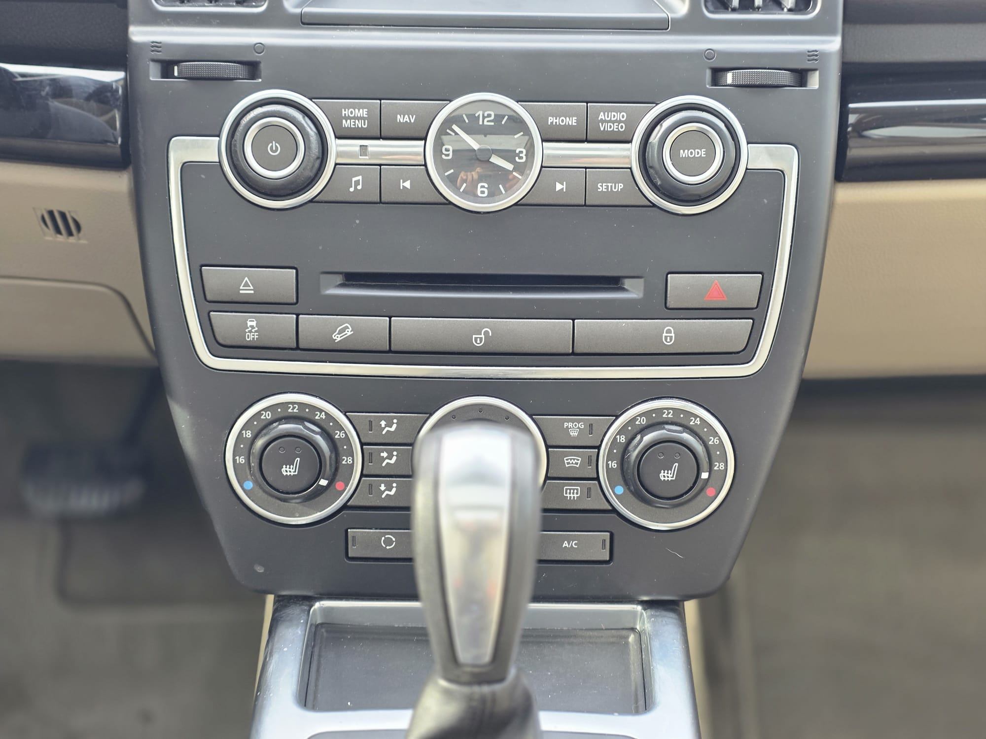 /akmautomotiveltd/2014-LandRover-LR2-14019036045319533.jpg