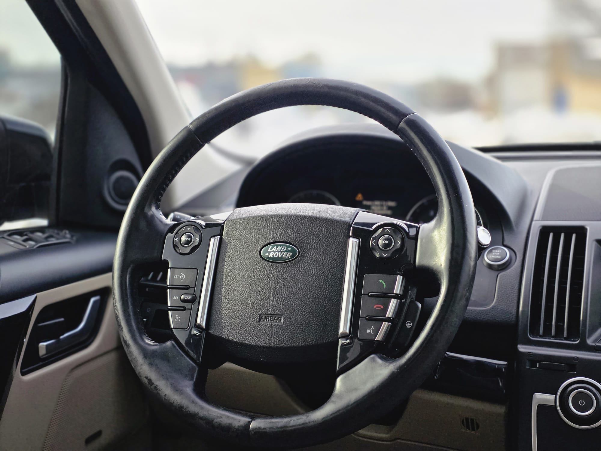 /akmautomotiveltd/2014-LandRover-LR2-15176601134453005.jpg