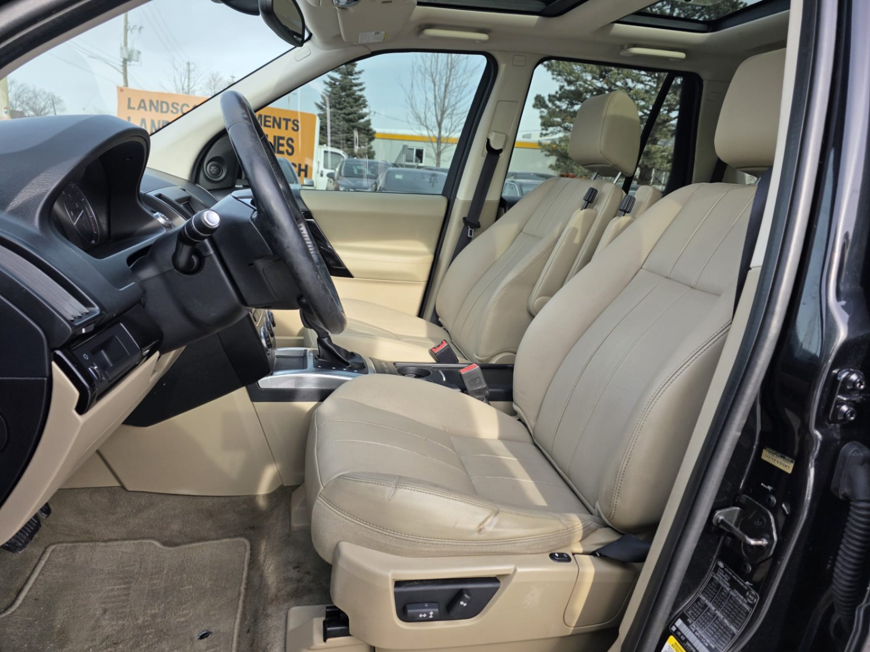 /akmautomotiveltd/2014-LandRover-LR2-26333570467428835.jpg
