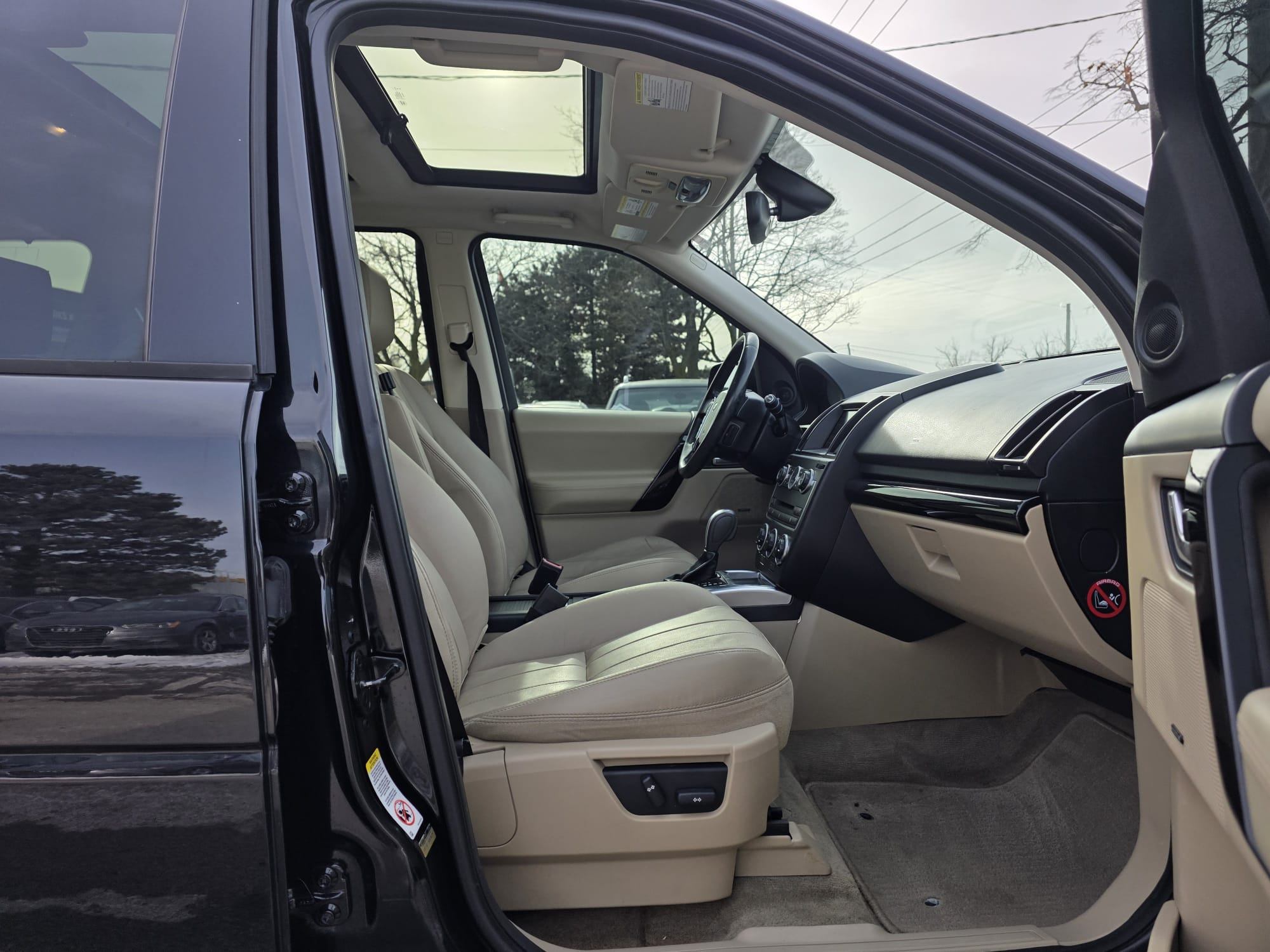 /akmautomotiveltd/2014-LandRover-LR2-8973359825847047.jpg