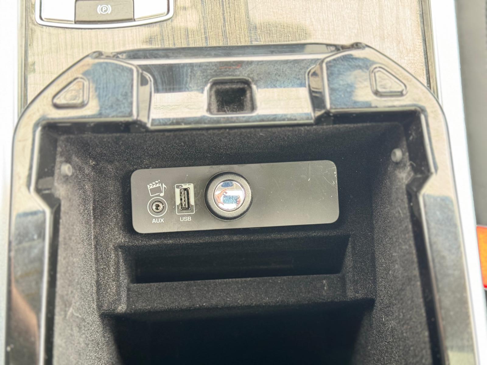 /akmautomotiveltd/2014-LandRover-RangeRover-5402942374962185.jpg