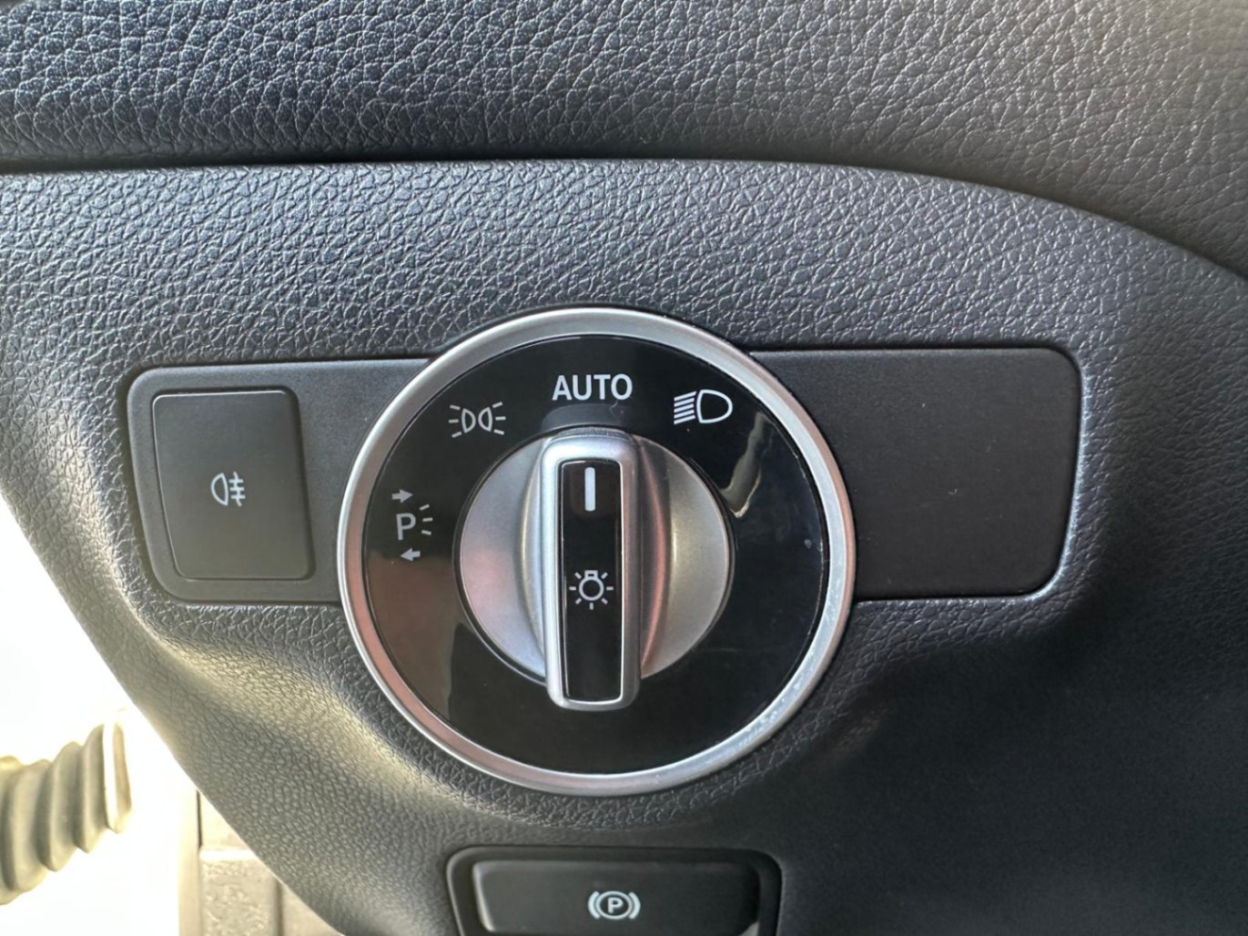 /akmautomotiveltd/2014-Mercedes-Benz-CLA-Class-26178595806932625.jpg