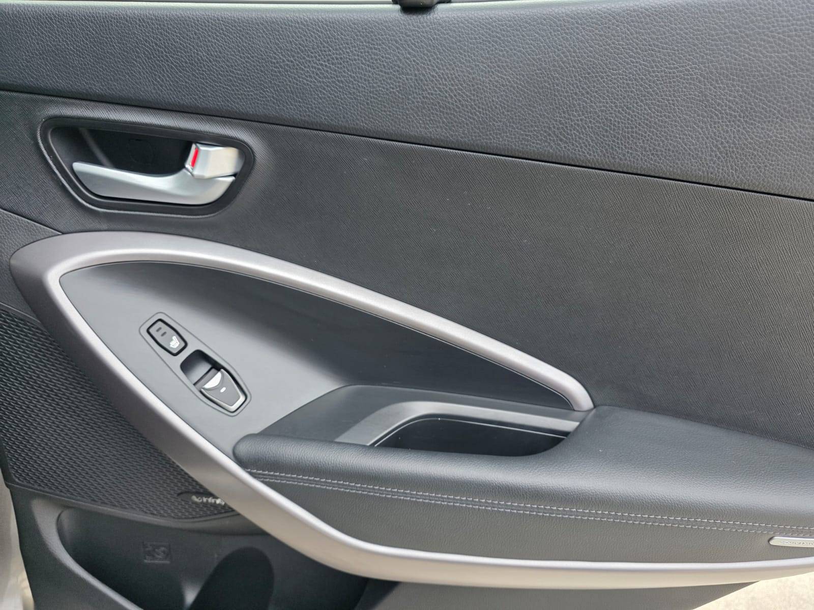 /akmautomotiveltd/2015-Hyundai-SantaFe-6284446785980229.jpg