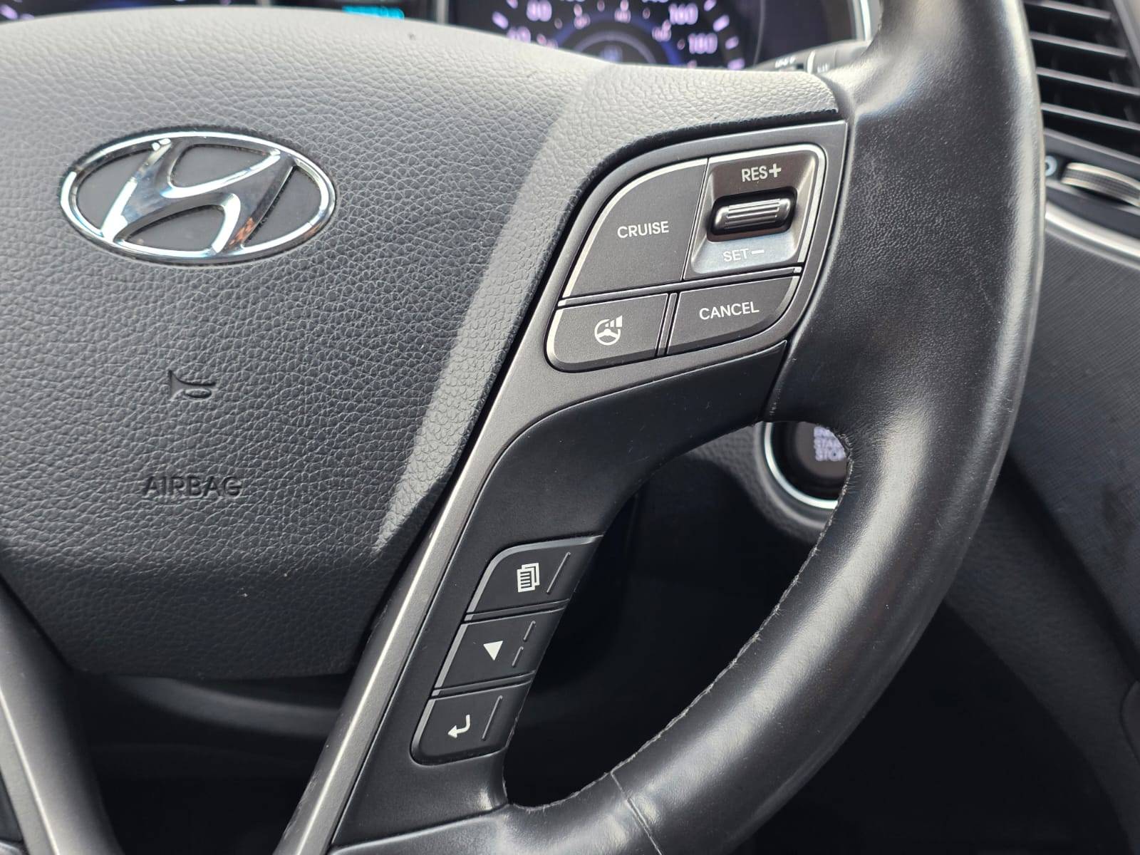 /akmautomotiveltd/2015-Hyundai-SantaFe-9441153436335377.jpg