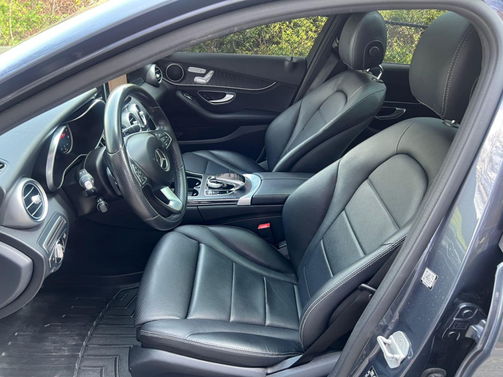 /akmautomotiveltd/2015-Mercedes-Benz-C-Class-11054295898000044.jpg