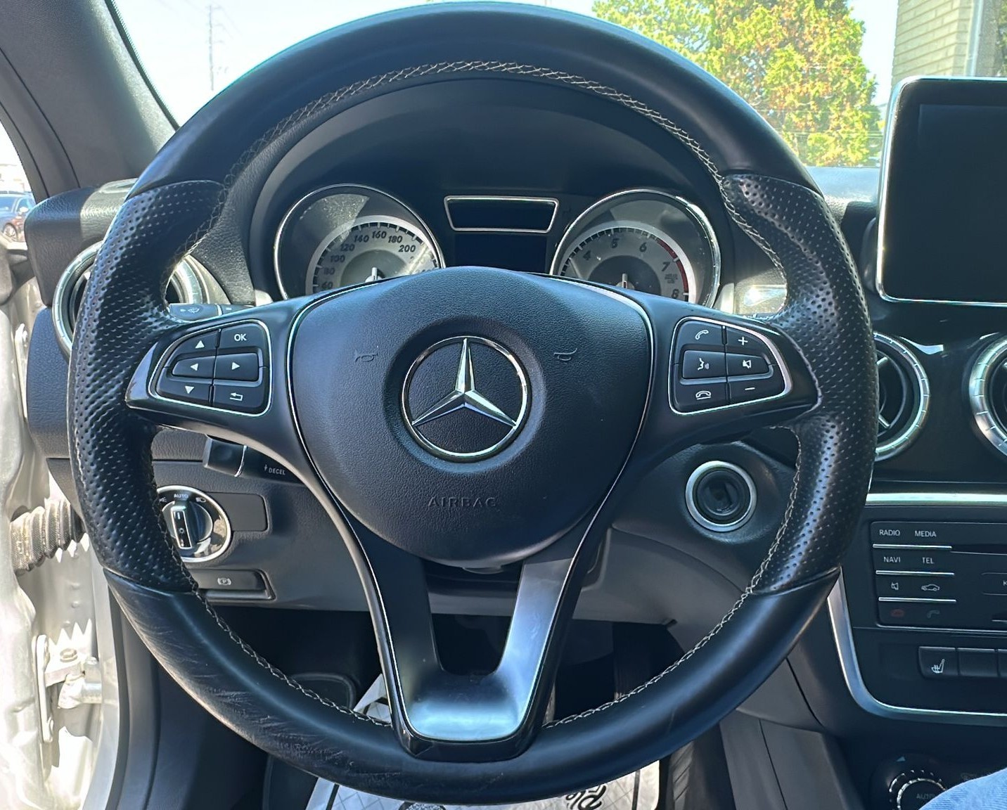 /akmautomotiveltd/2015-MercedesBenz-CLAClass-0005332354955134289.jpg