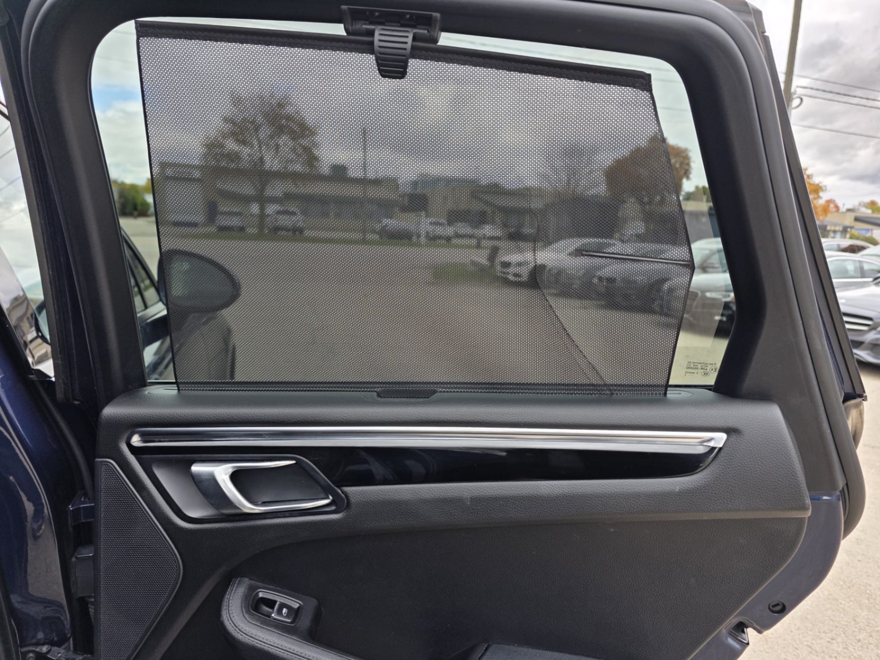 /akmautomotiveltd/2015-Porsche-Macan-029930637458908782.jpg