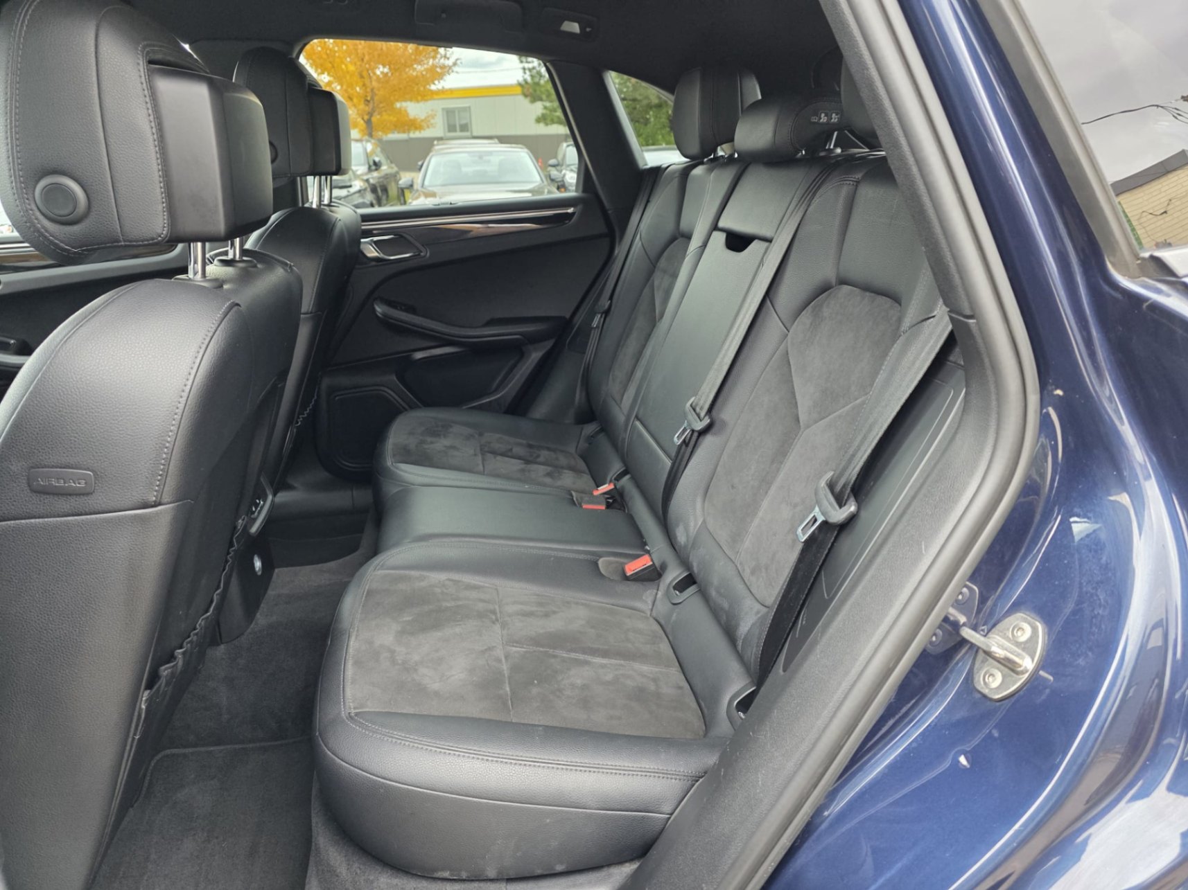 /akmautomotiveltd/2015-Porsche-Macan-037958292092889145.jpg