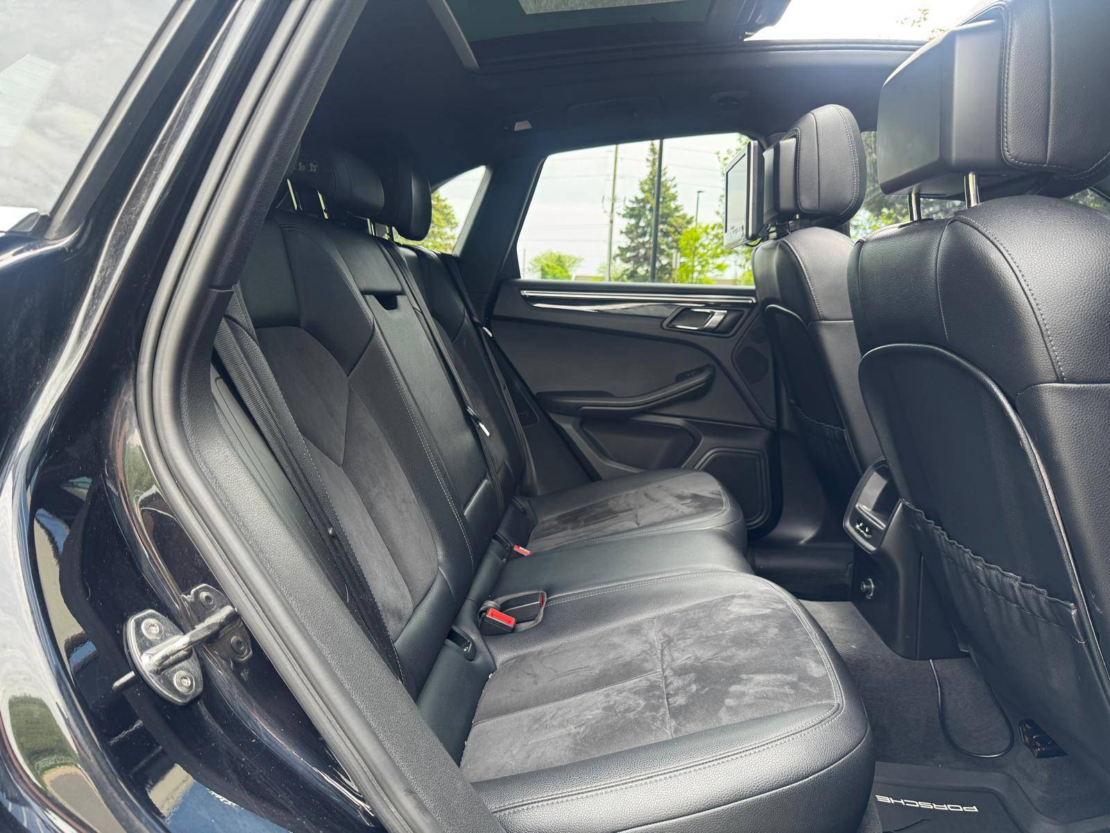 /akmautomotiveltd/2015-Porsche-Macan-521080955832653.jpg