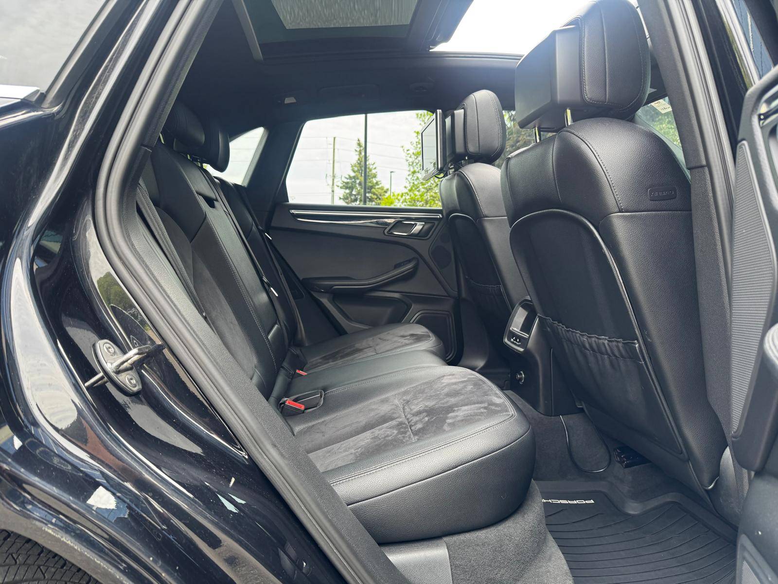 /akmautomotiveltd/2015-Porsche-Macan-5820550916140177.jpg