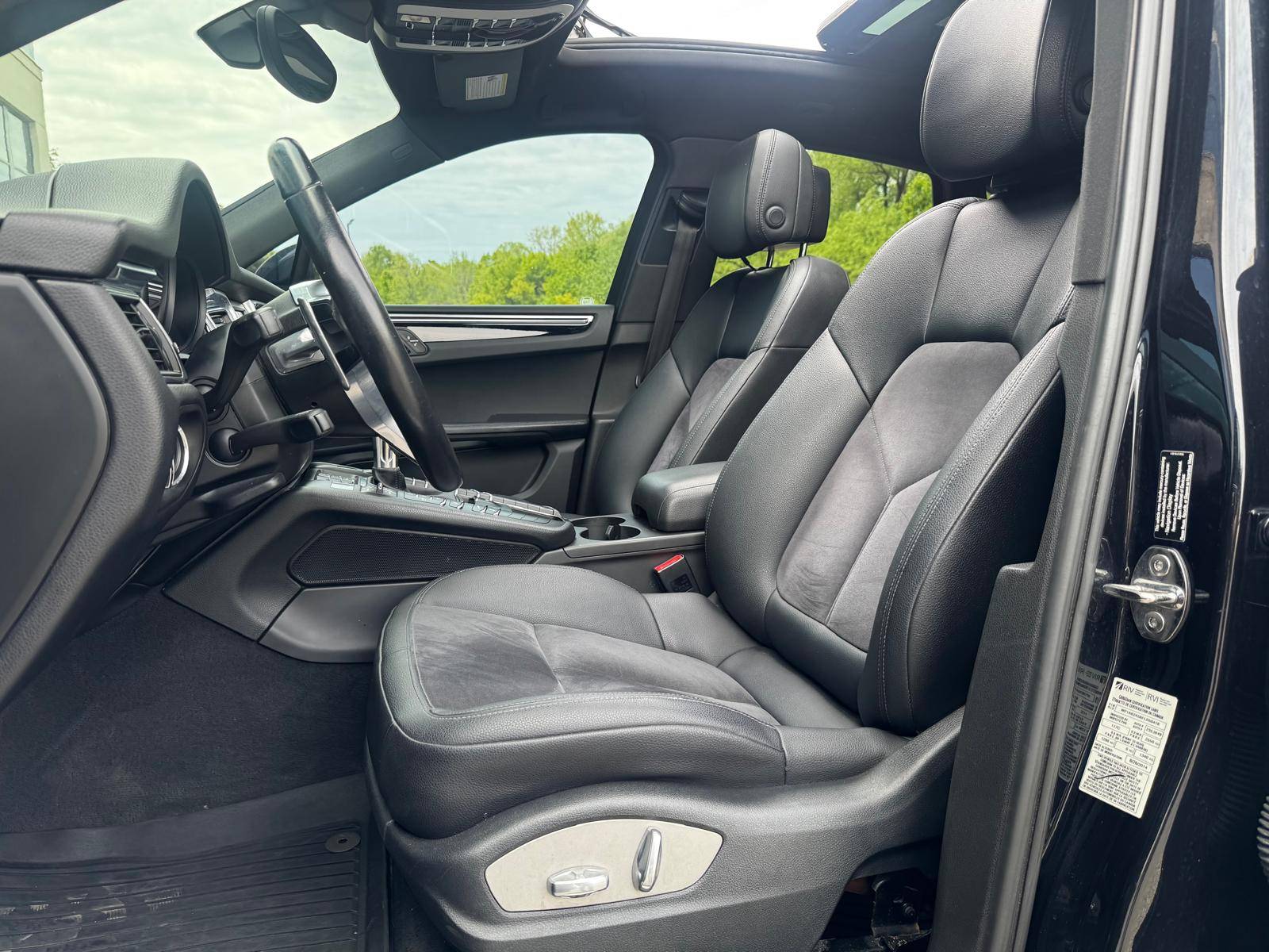 /akmautomotiveltd/2015-Porsche-Macan-5907856668074698.jpg