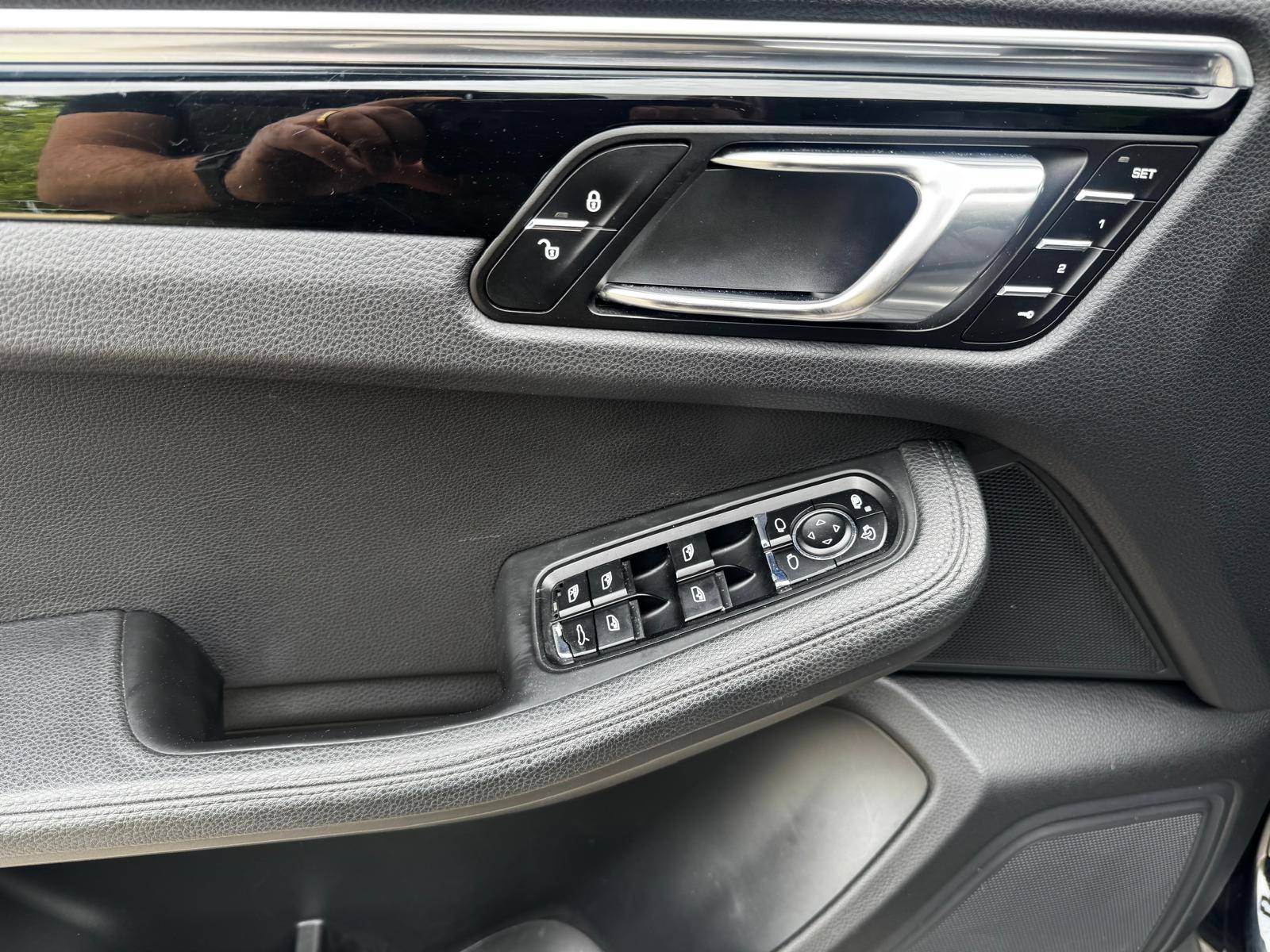 /akmautomotiveltd/2015-Porsche-Macan-9819473261398417.jpg