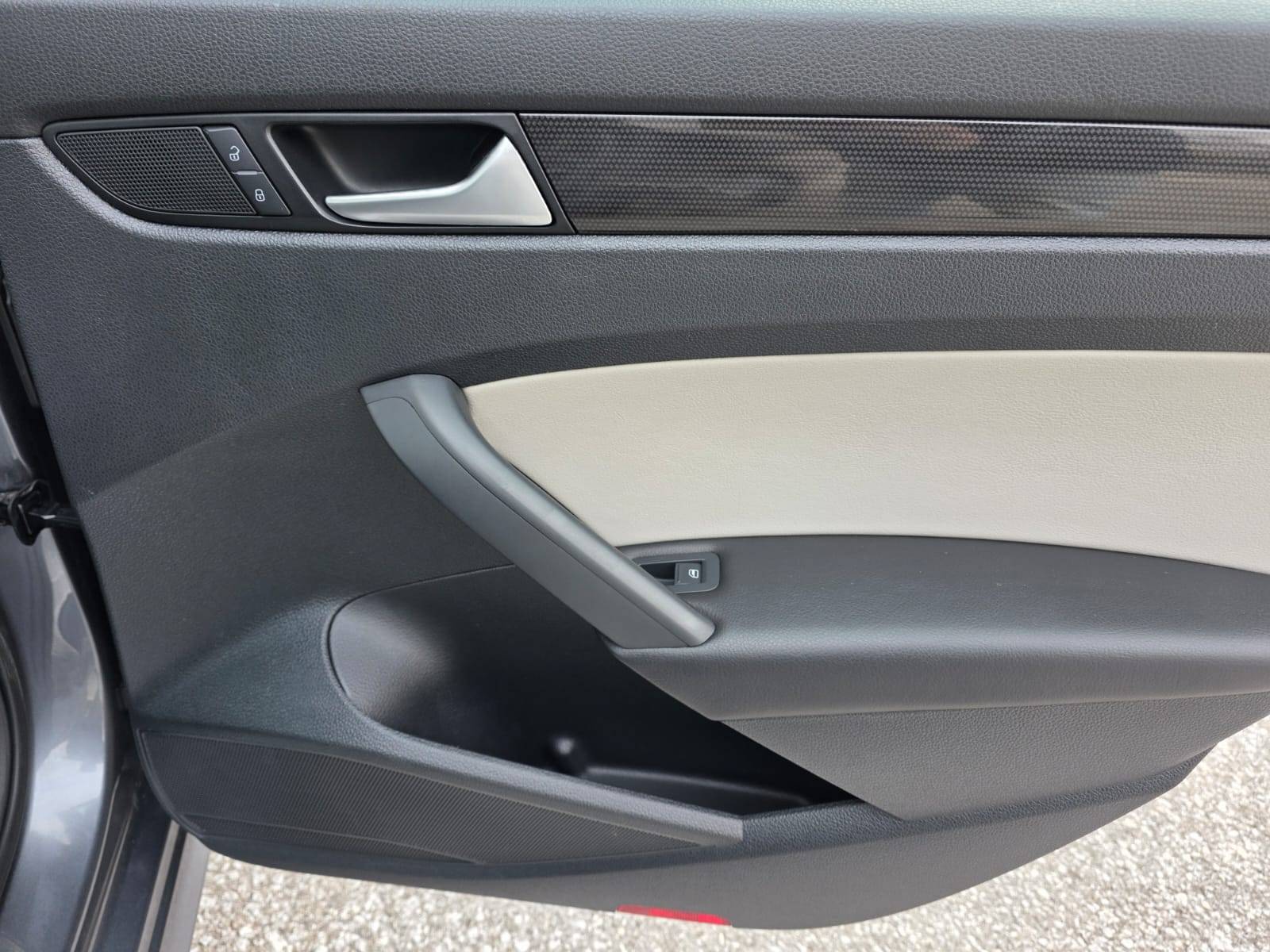 /akmautomotiveltd/2015-Volkswagen-Passat-22541356861817952.jpg