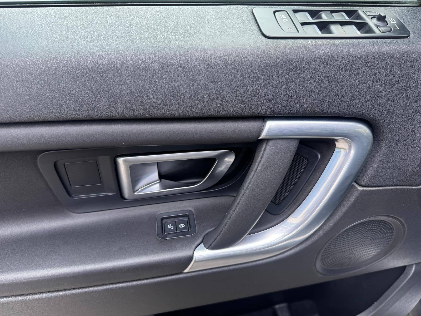 /akmautomotiveltd/2016-LandRover-DiscoverySport-002926969207570629.jpg