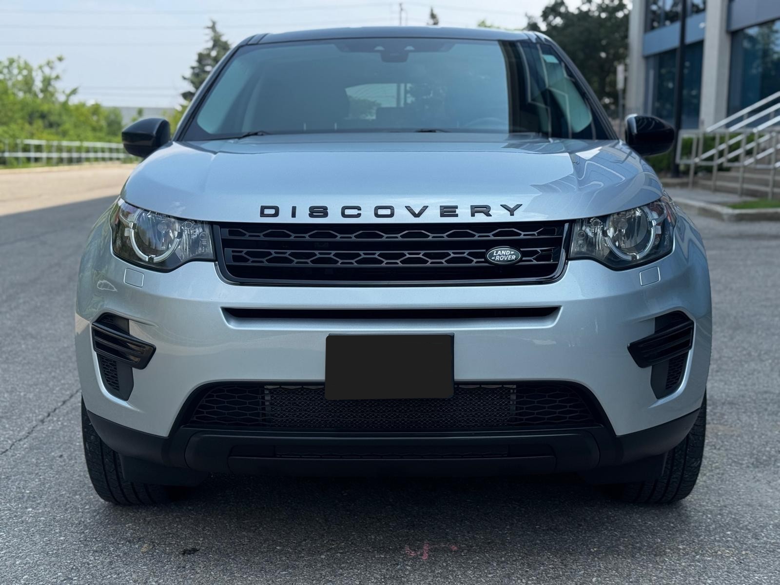 /akmautomotiveltd/2016-LandRover-DiscoverySport-08929244417413318.jpg
