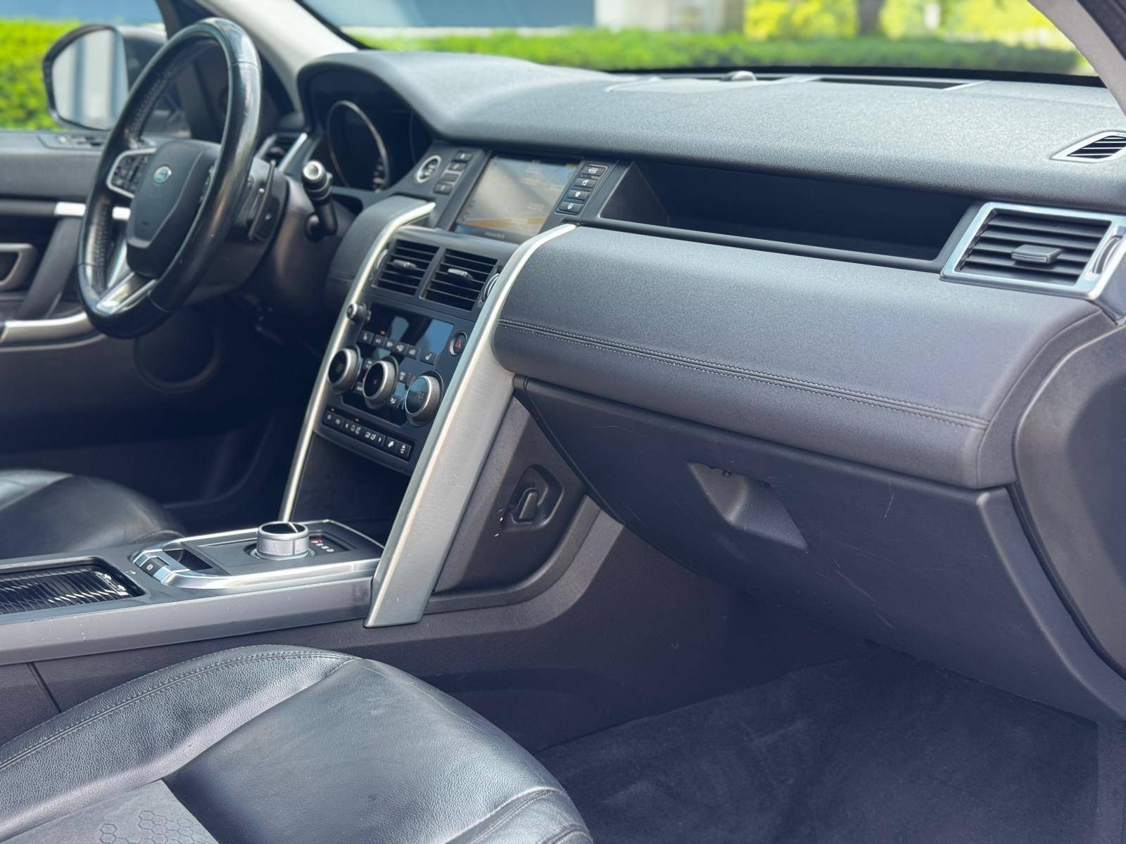 /akmautomotiveltd/2016-LandRover-DiscoverySport-1246398593331115.jpg