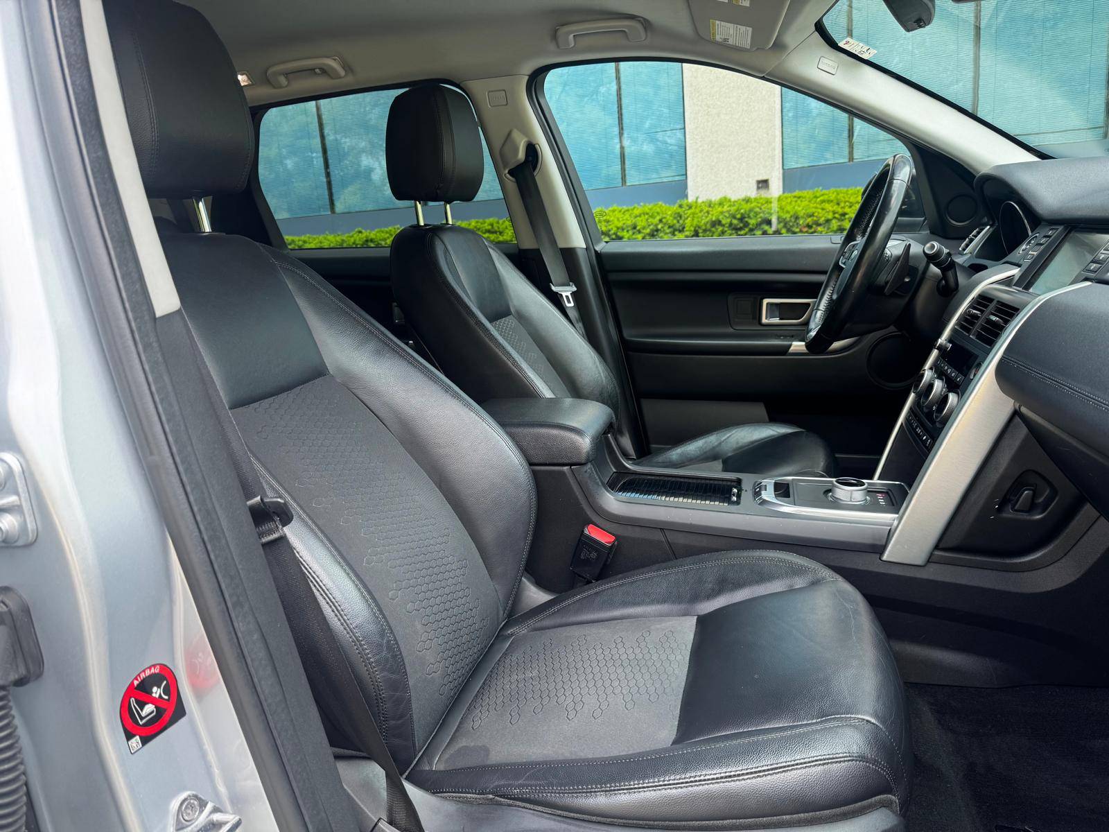 /akmautomotiveltd/2016-LandRover-DiscoverySport-26120500878762676.jpg
