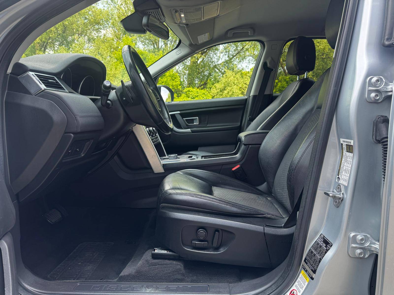 /akmautomotiveltd/2016-LandRover-DiscoverySport-512505218690571.jpg