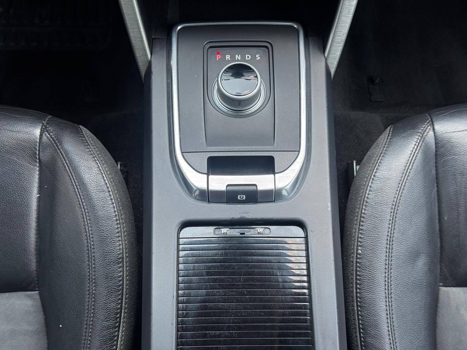 /akmautomotiveltd/2016-LandRover-DiscoverySport-5681623937538549.jpg