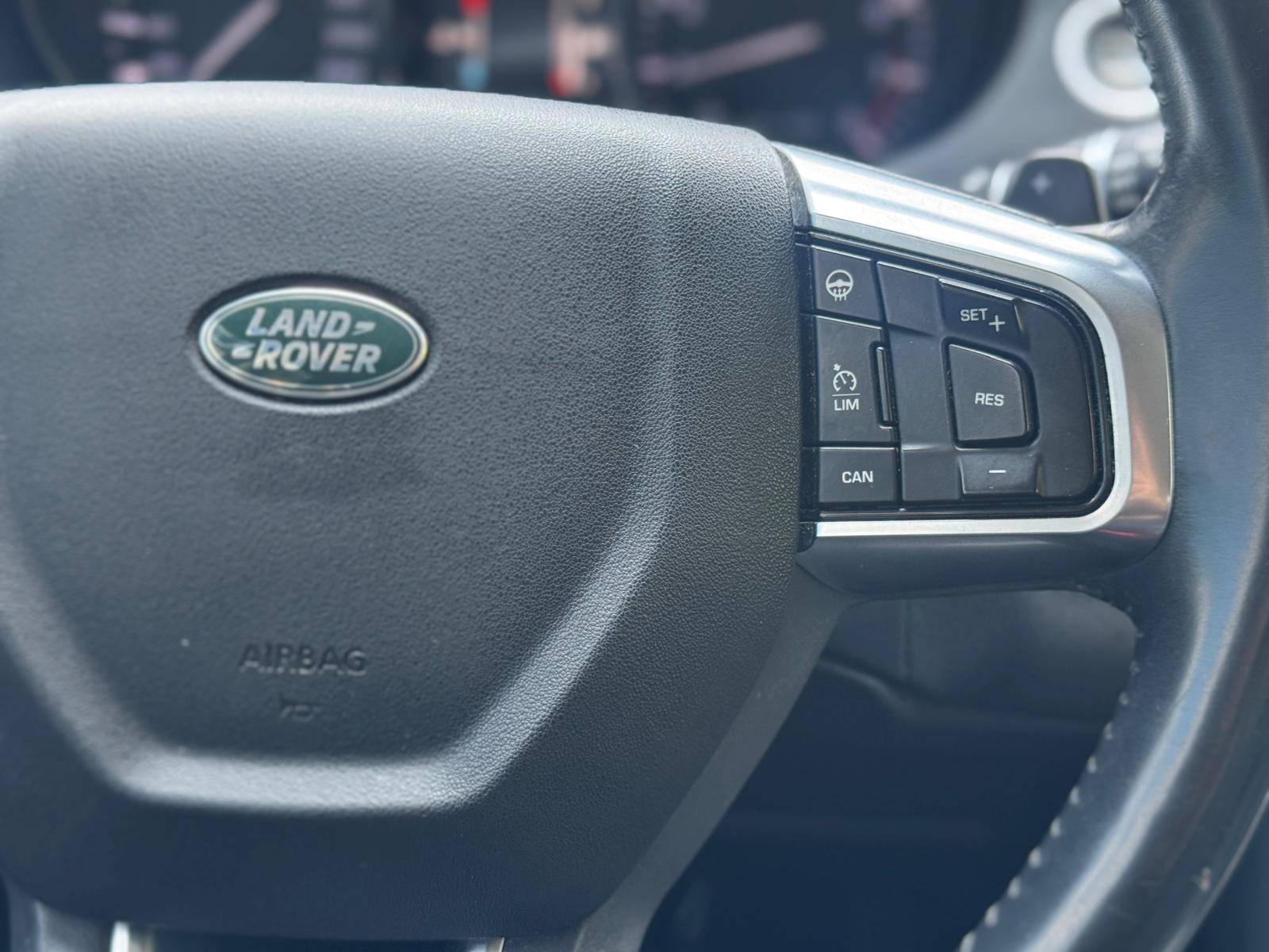 /akmautomotiveltd/2016-LandRover-DiscoverySport-8144297444243267.jpg