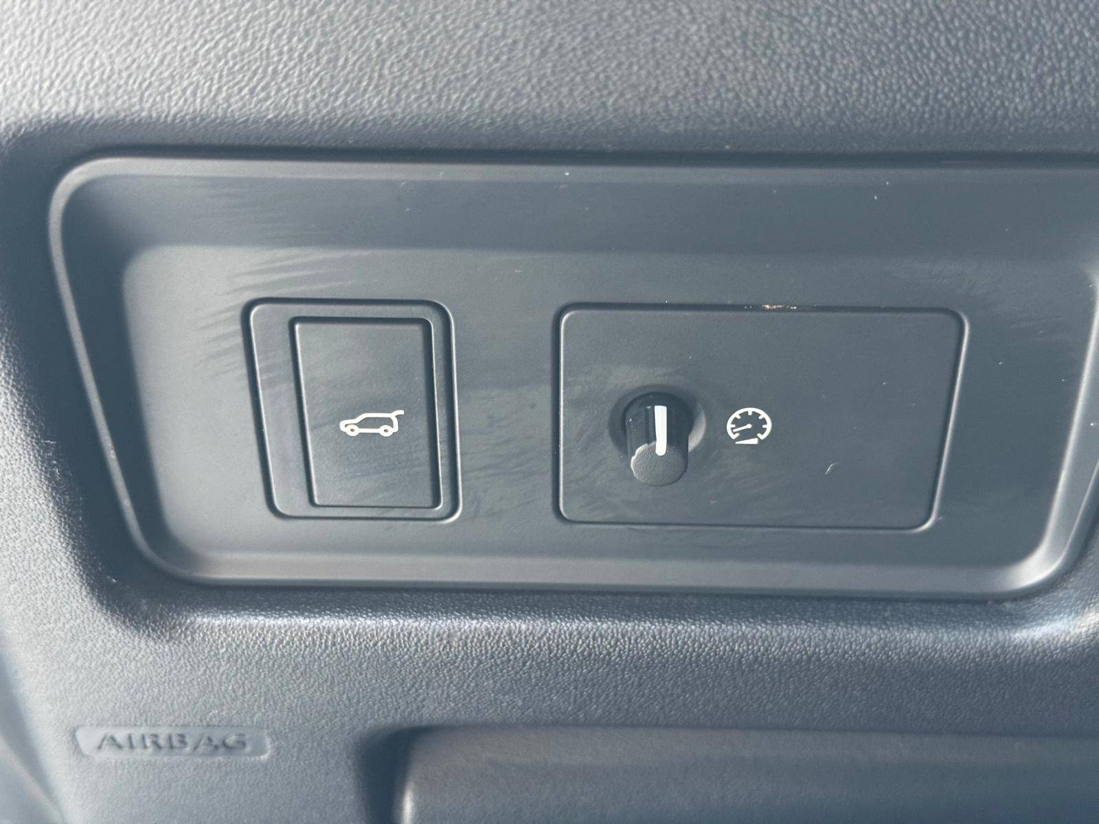 /akmautomotiveltd/2016-LandRover-DiscoverySport-8873784700820733.jpg
