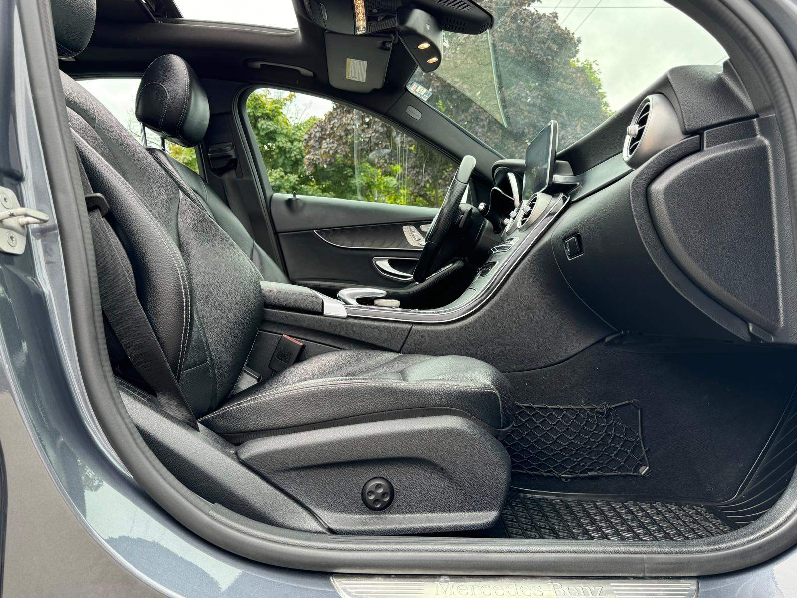 /akmautomotiveltd/2016-Mercedes-Benz-C-Class-25036198901035567.jpg