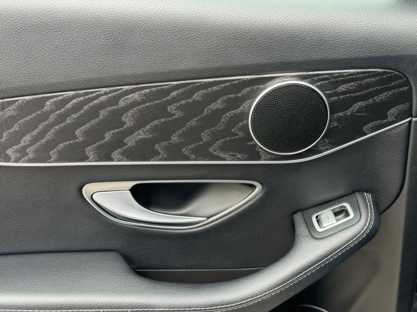 /akmautomotiveltd/2016-Mercedes-Benz-C-Class-6862273503188268.jpg