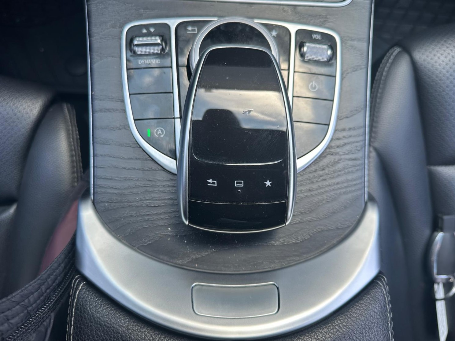 /akmautomotiveltd/2016-Mercedes-Benz-C-Class-9076264077092167.jpg