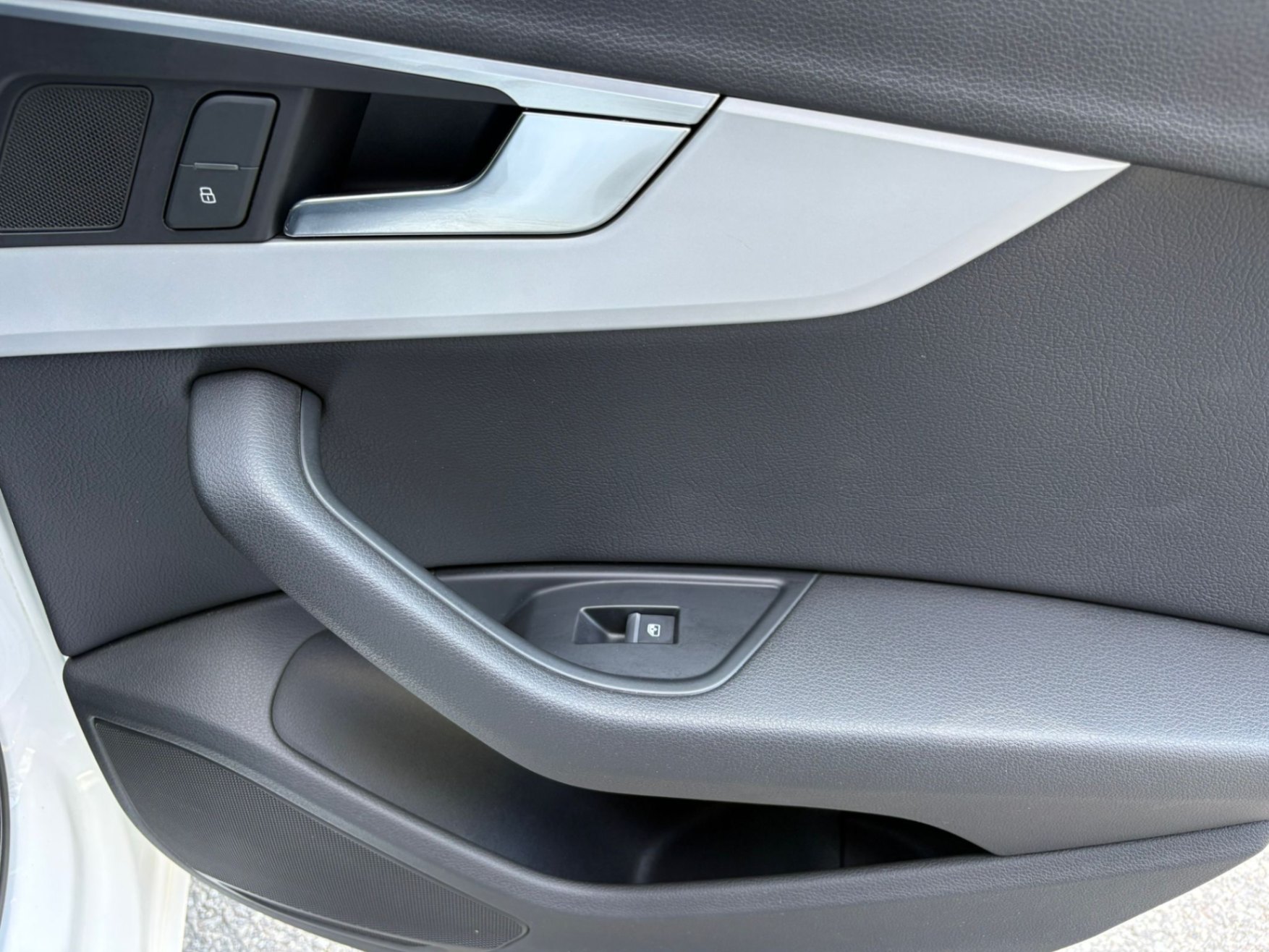 /akmautomotiveltd/2017-Audi-A4-3490604929547827.jpg
