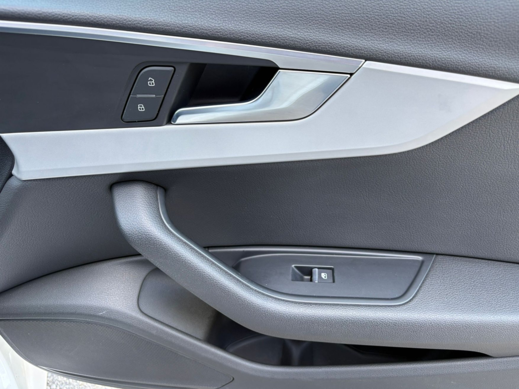 /akmautomotiveltd/2017-Audi-A4-38380564744810886.jpg