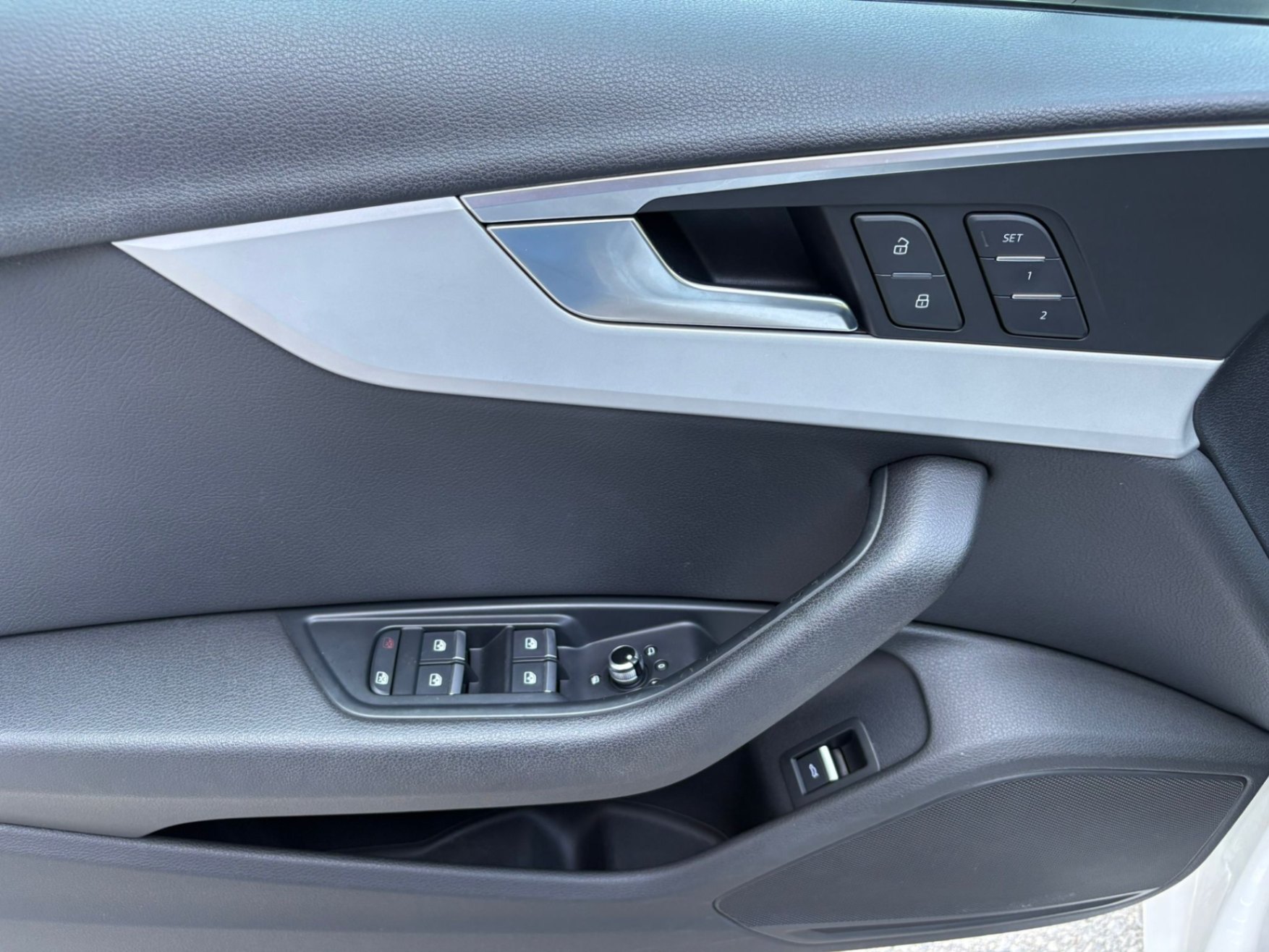 /akmautomotiveltd/2017-Audi-A4-7344659926415873.jpg
