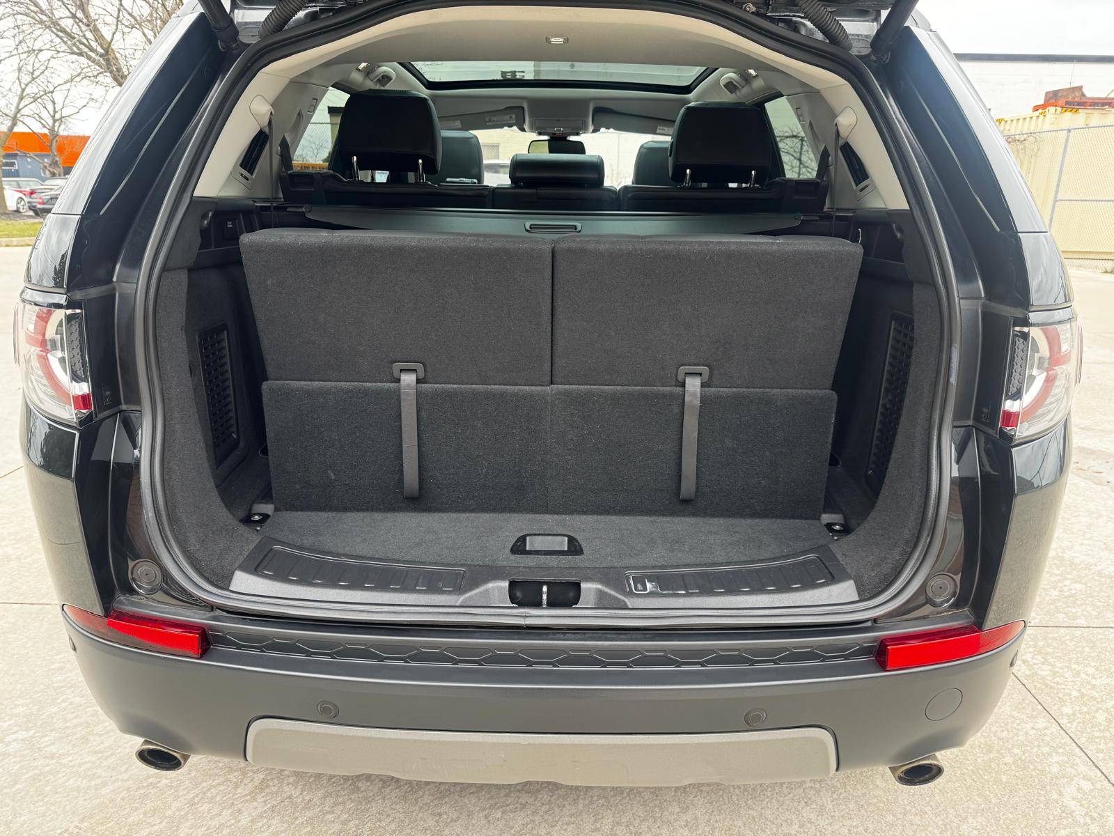 /akmautomotiveltd/2017-LandRover-DiscoverySport-22466602203146468.jpg