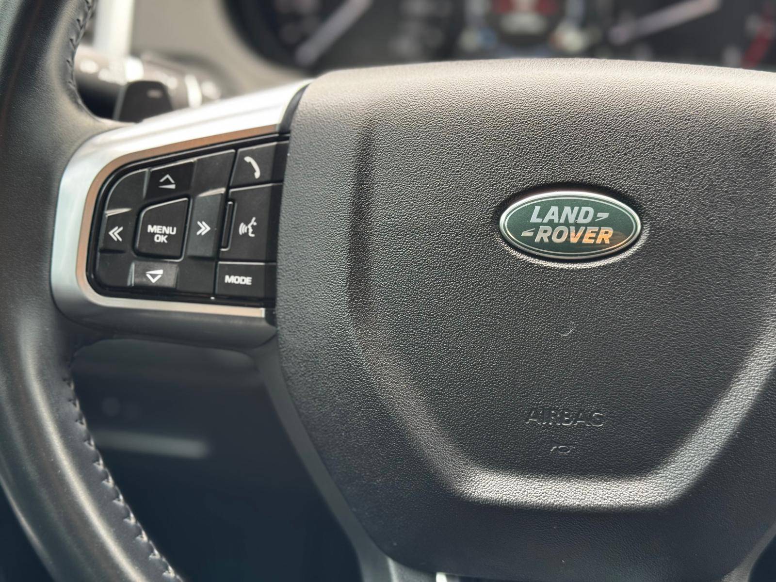/akmautomotiveltd/2017-LandRover-DiscoverySport-23944582735508413.jpg
