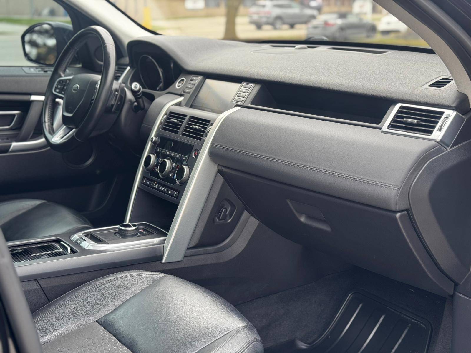 /akmautomotiveltd/2017-LandRover-DiscoverySport-37967220260580636.jpg